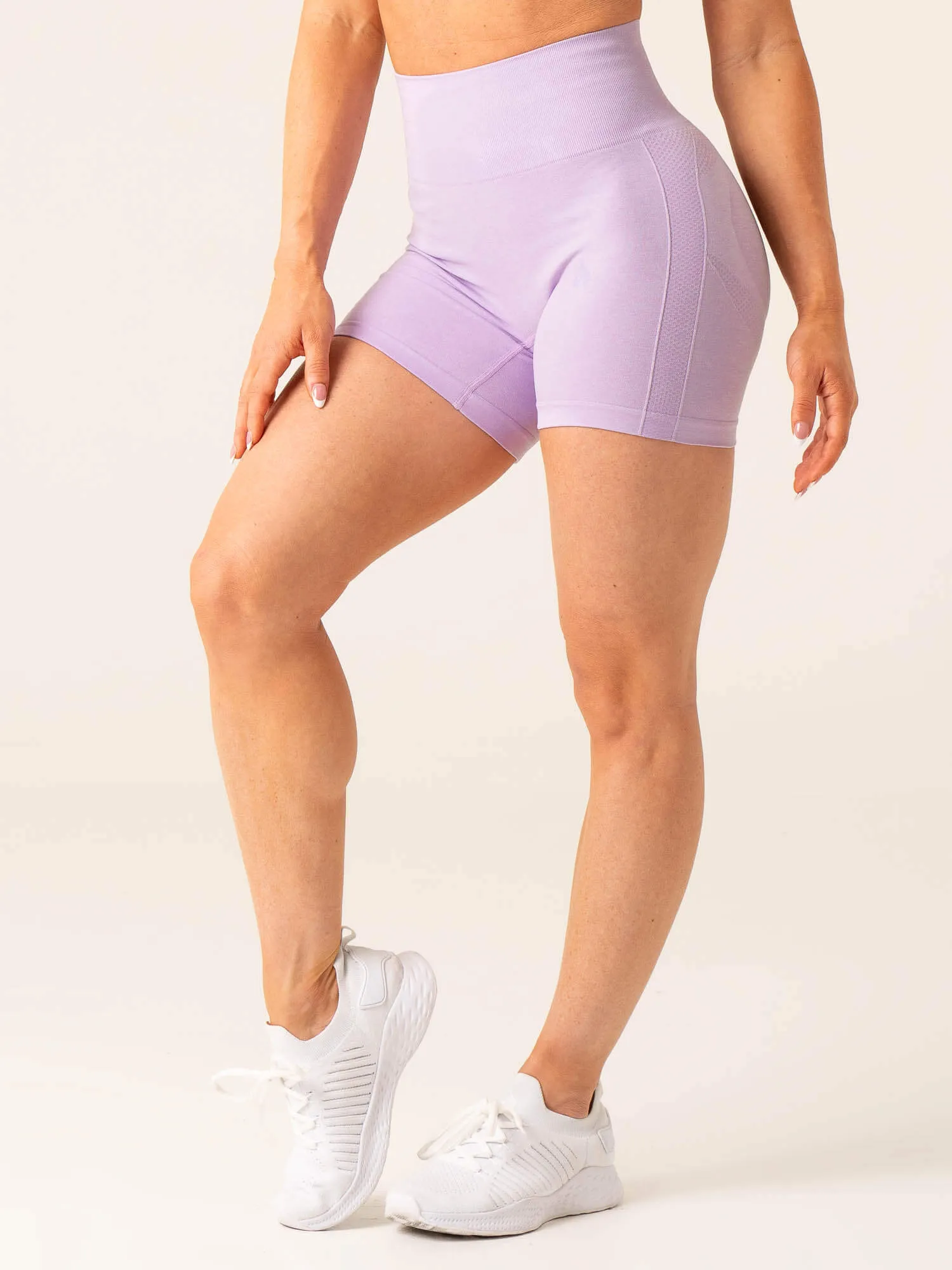 Evolve Seamless Shorts - Lavender Marl heat regulation