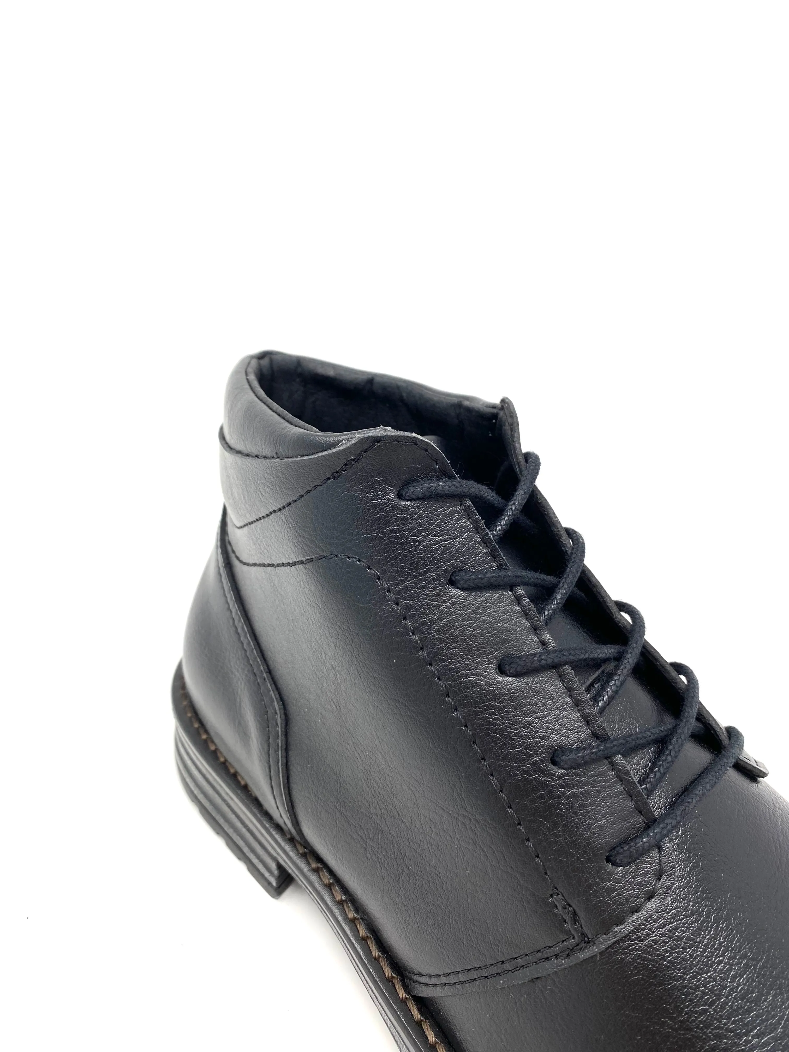 Fernando Boot in Black from Novacas light vibe