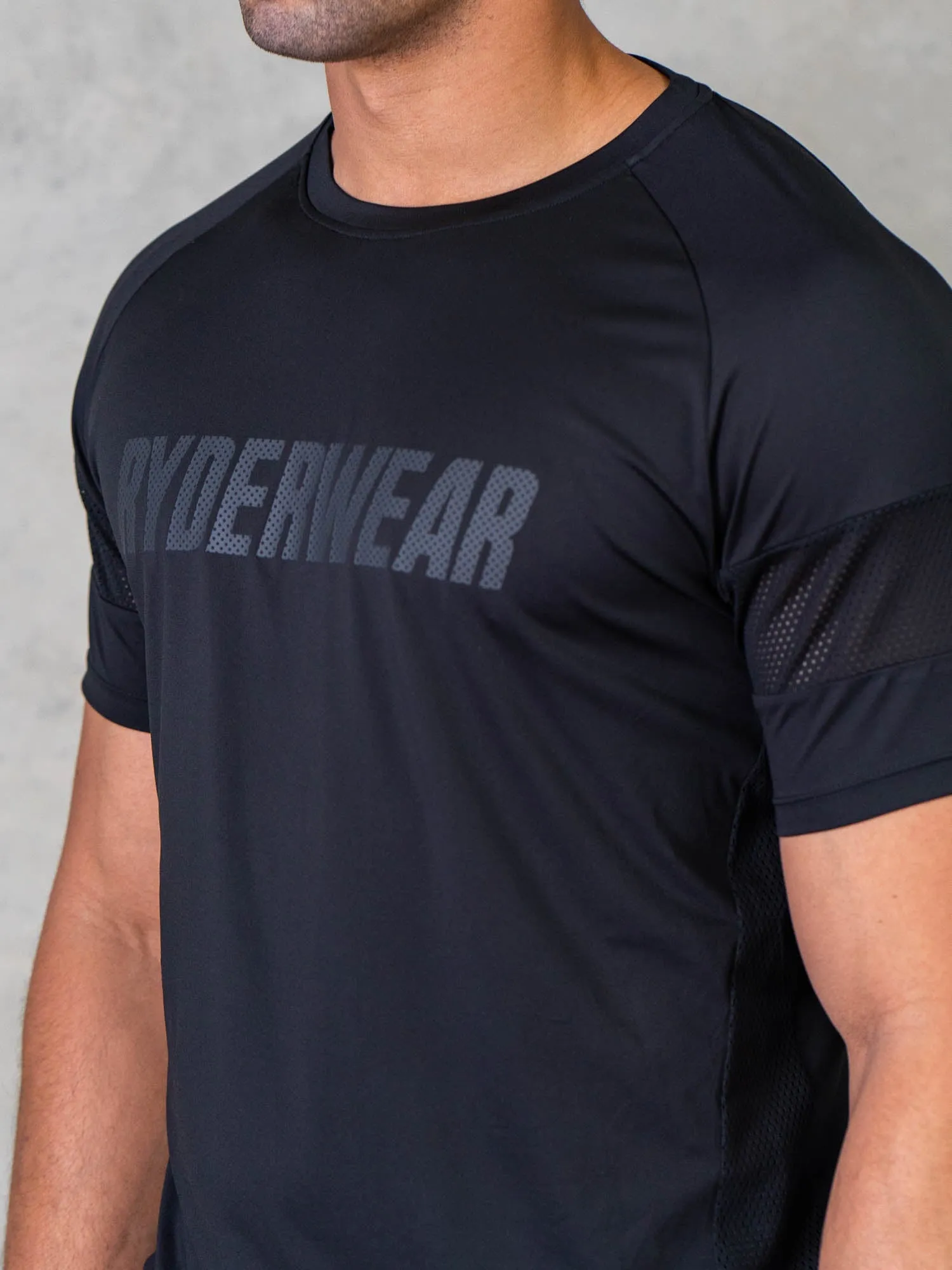 Flex Mesh T-Shirt - Black spring colors