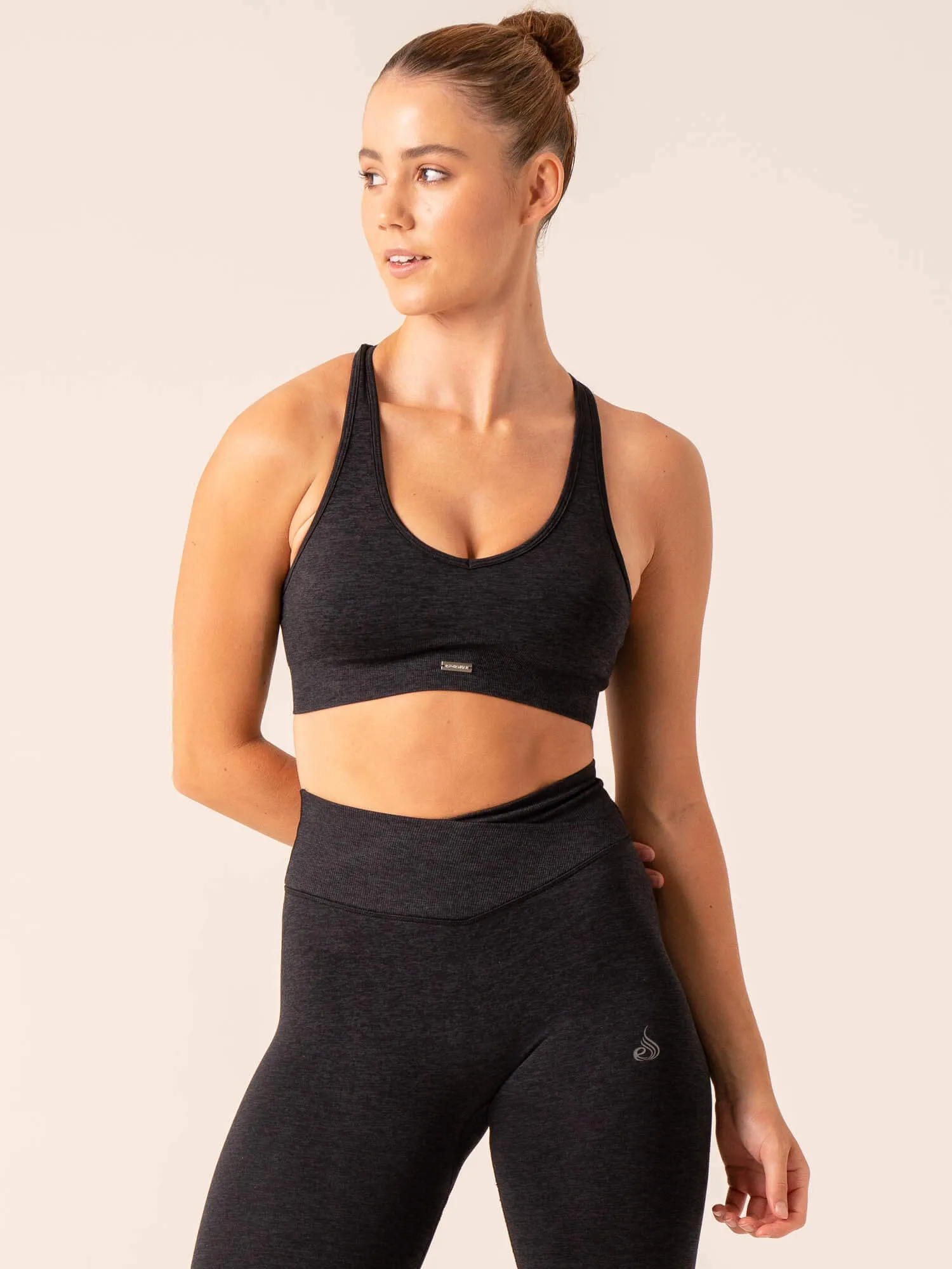 Focus Seamless Sports Bra - Black Marl Fully Stretch
