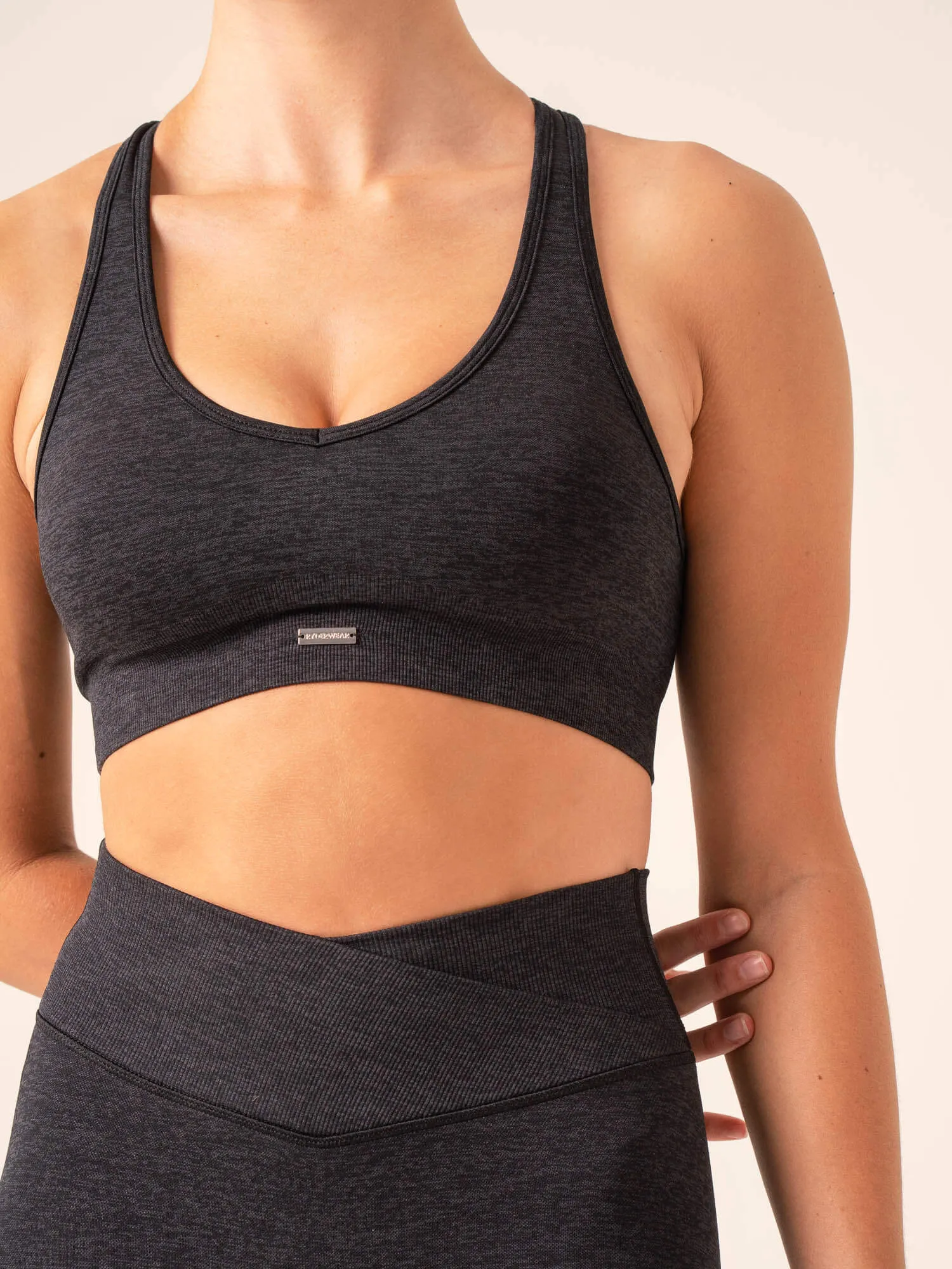 Focus Seamless Sports Bra - Black Marl Soft Touch