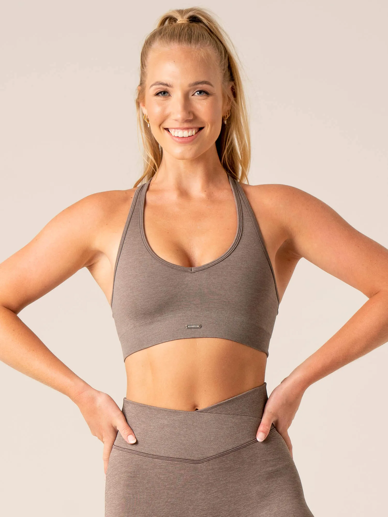 Focus Seamless Sports Bra - Taupe Marl Sleek Style