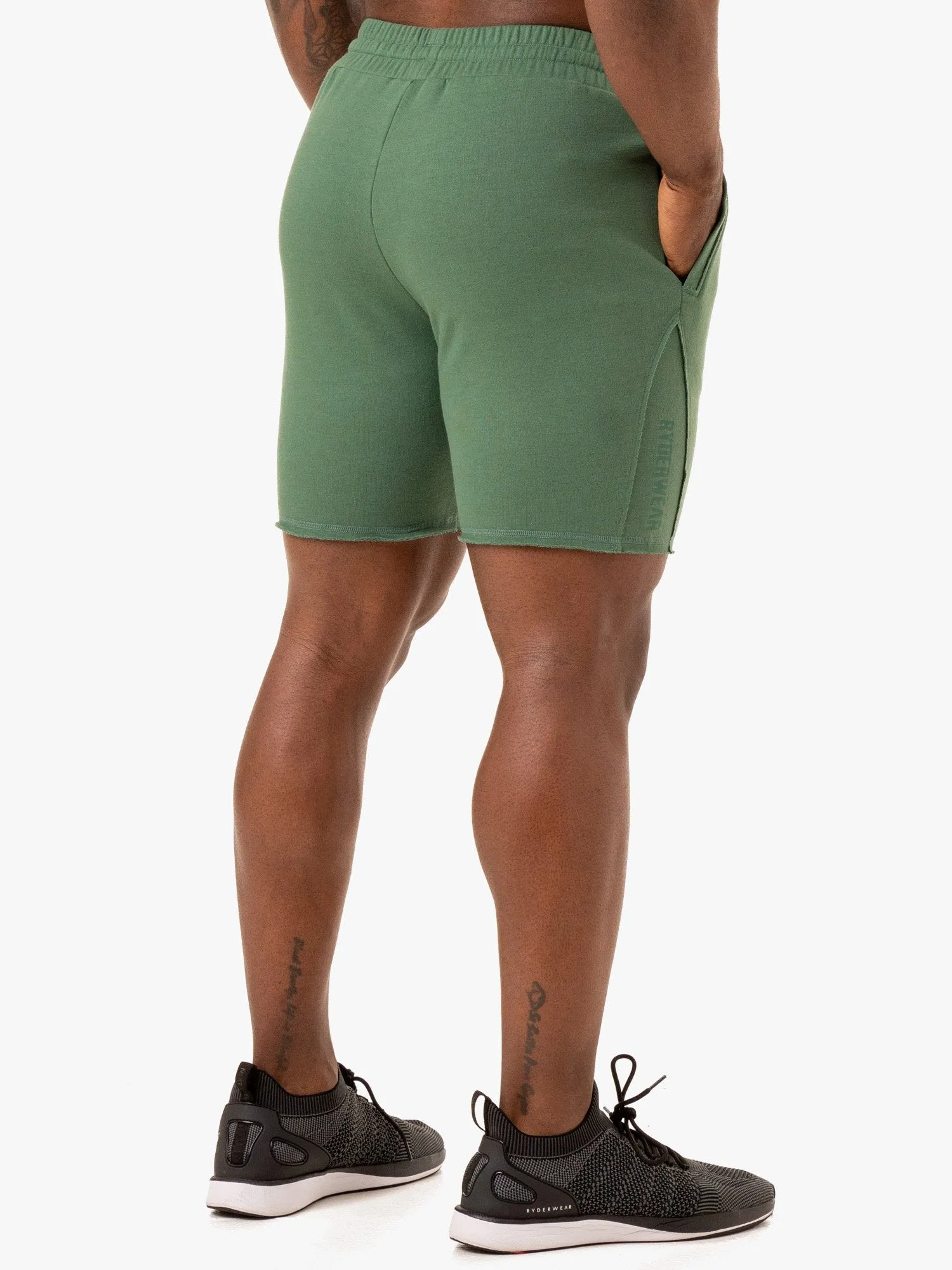 Force 6" Track Short - Green breathable mesh