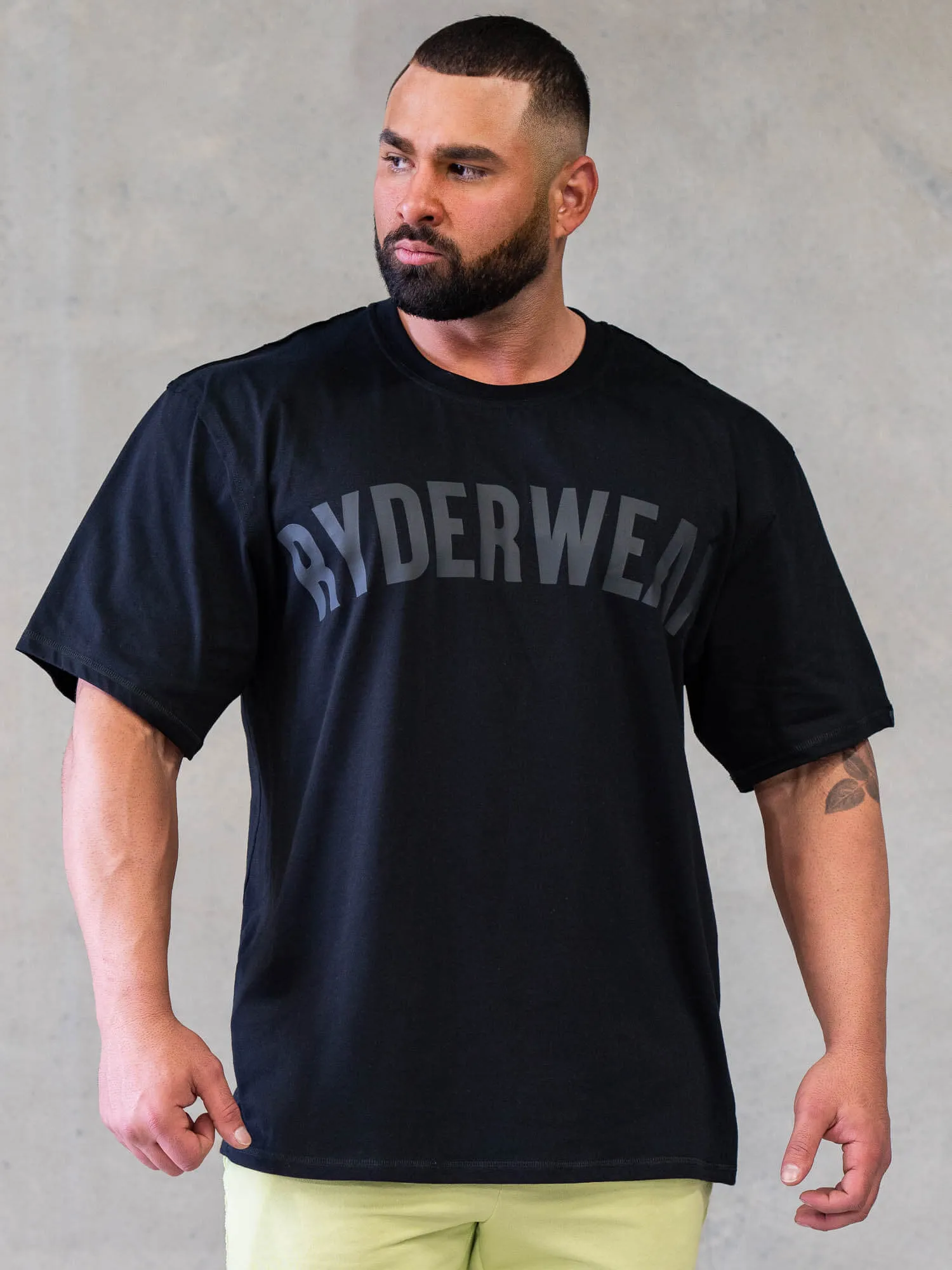 Force Oversized T-Shirt - Black casual weekend