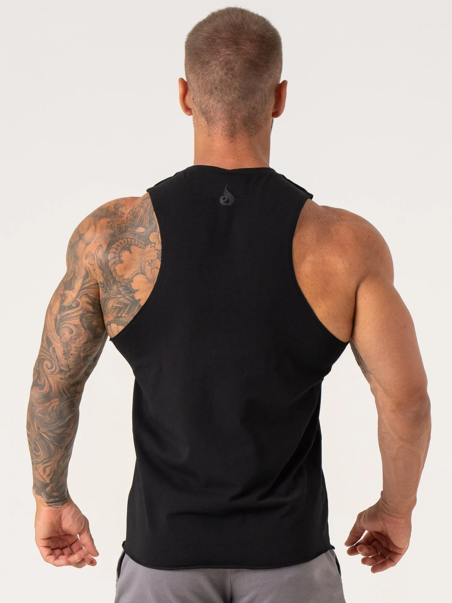 Force Tank - Black confident show