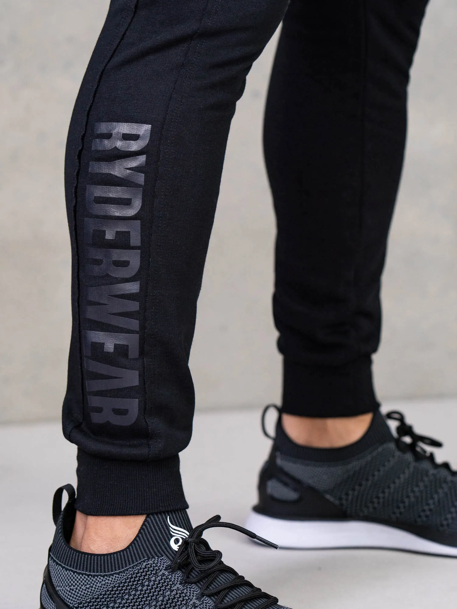 Force Track Pant - Black Unisex Style