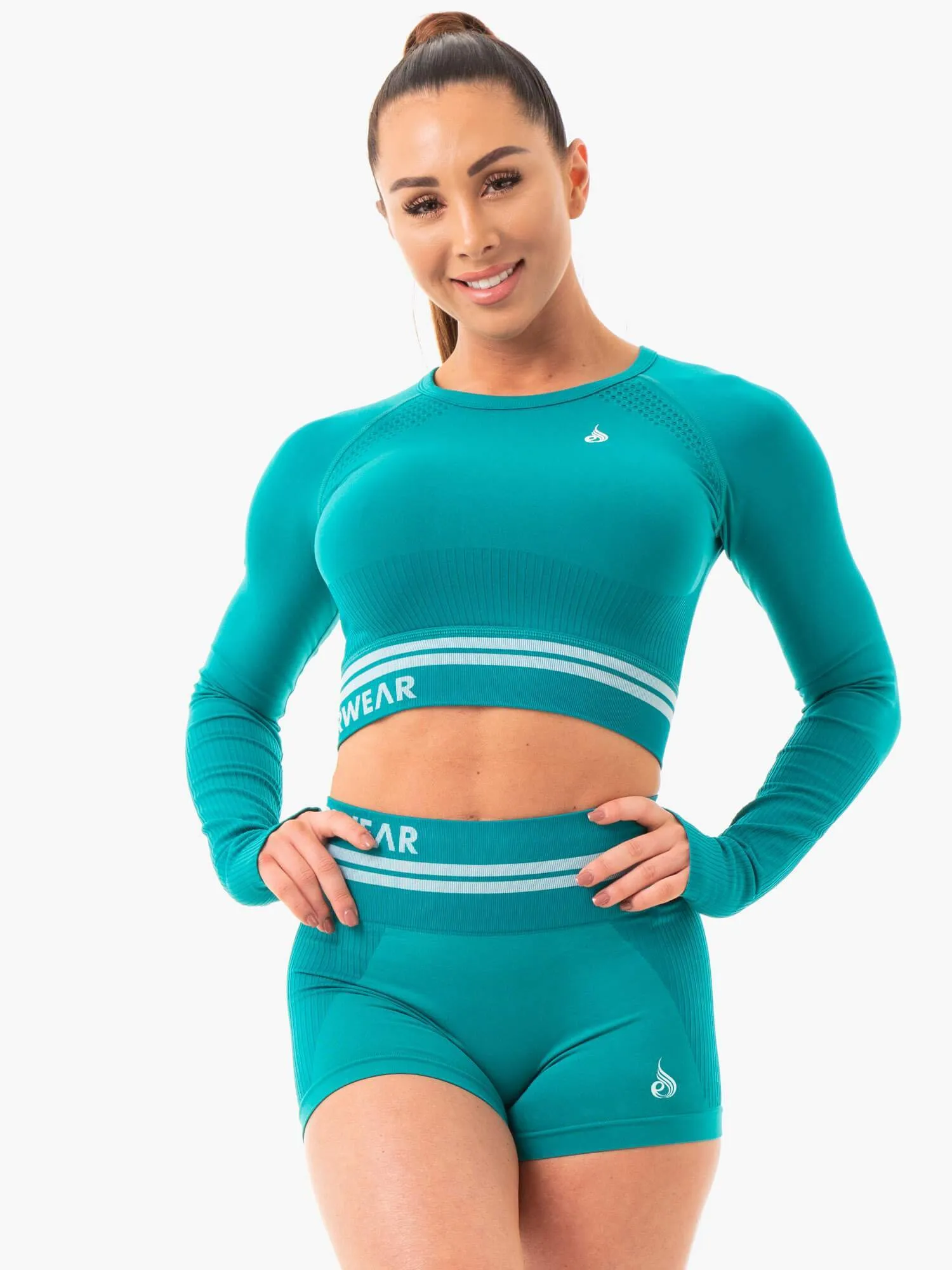Freestyle Seamless Long Sleeve Crop - Teal sporty look