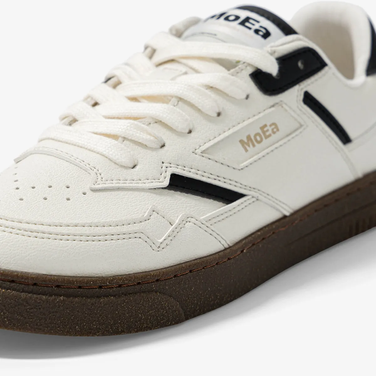GEN9 Sneaker in White Black from MoEa Energy Trail