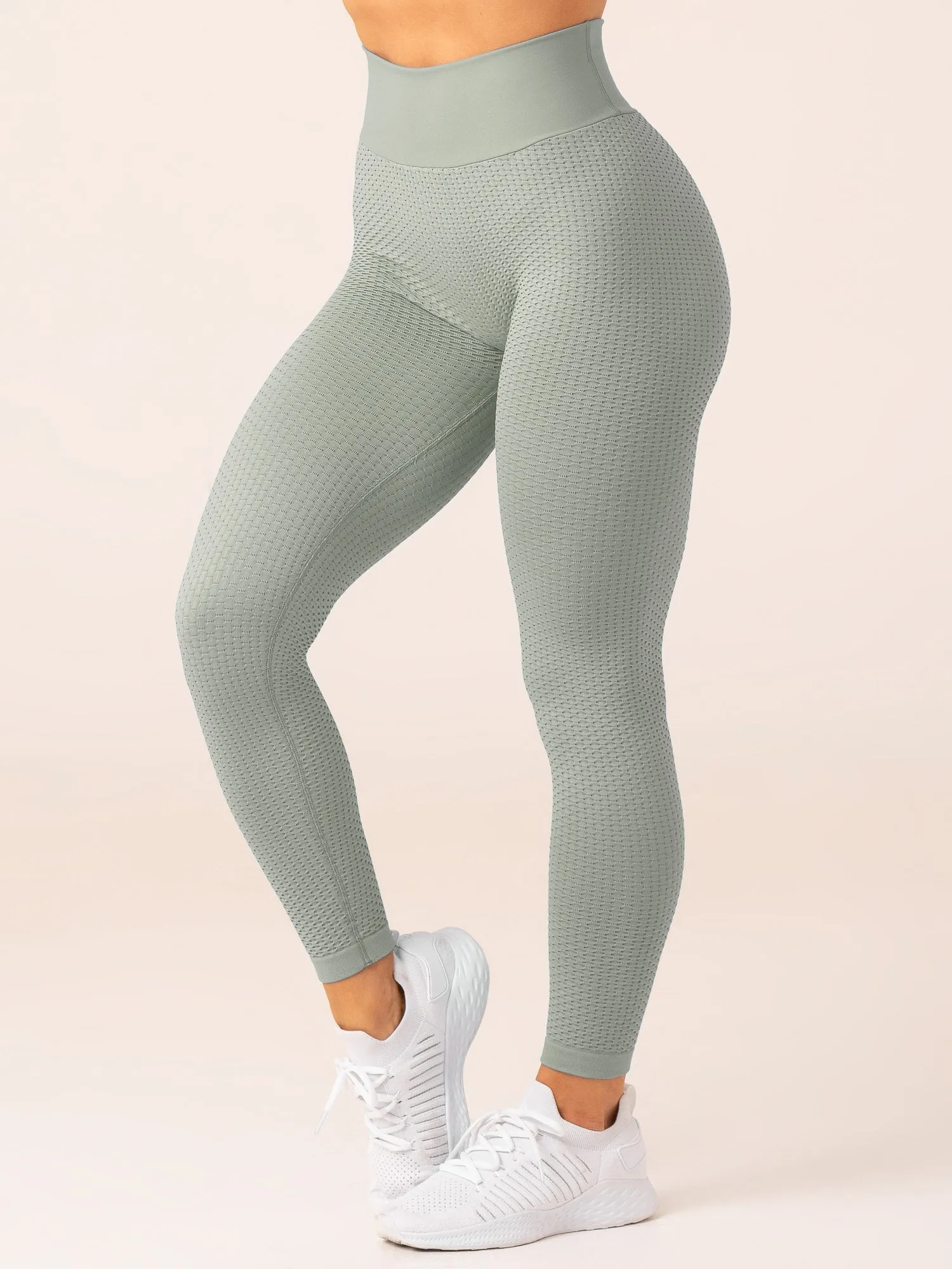 Honeycomb Scrunch Seamless Leggings - Sage Supportive design