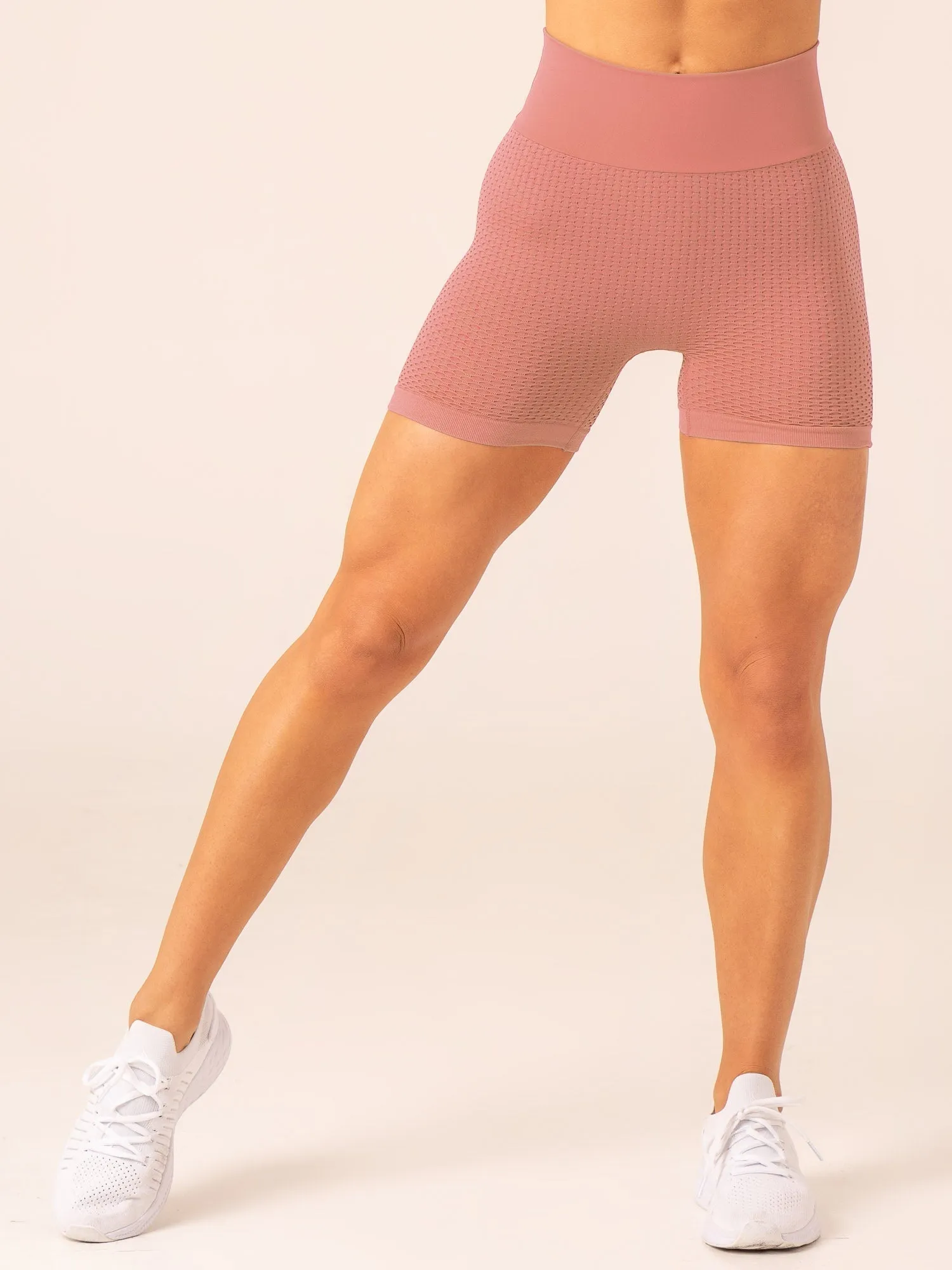 Honeycomb Scrunch Seamless Shorts - Dusty Pink soft texture