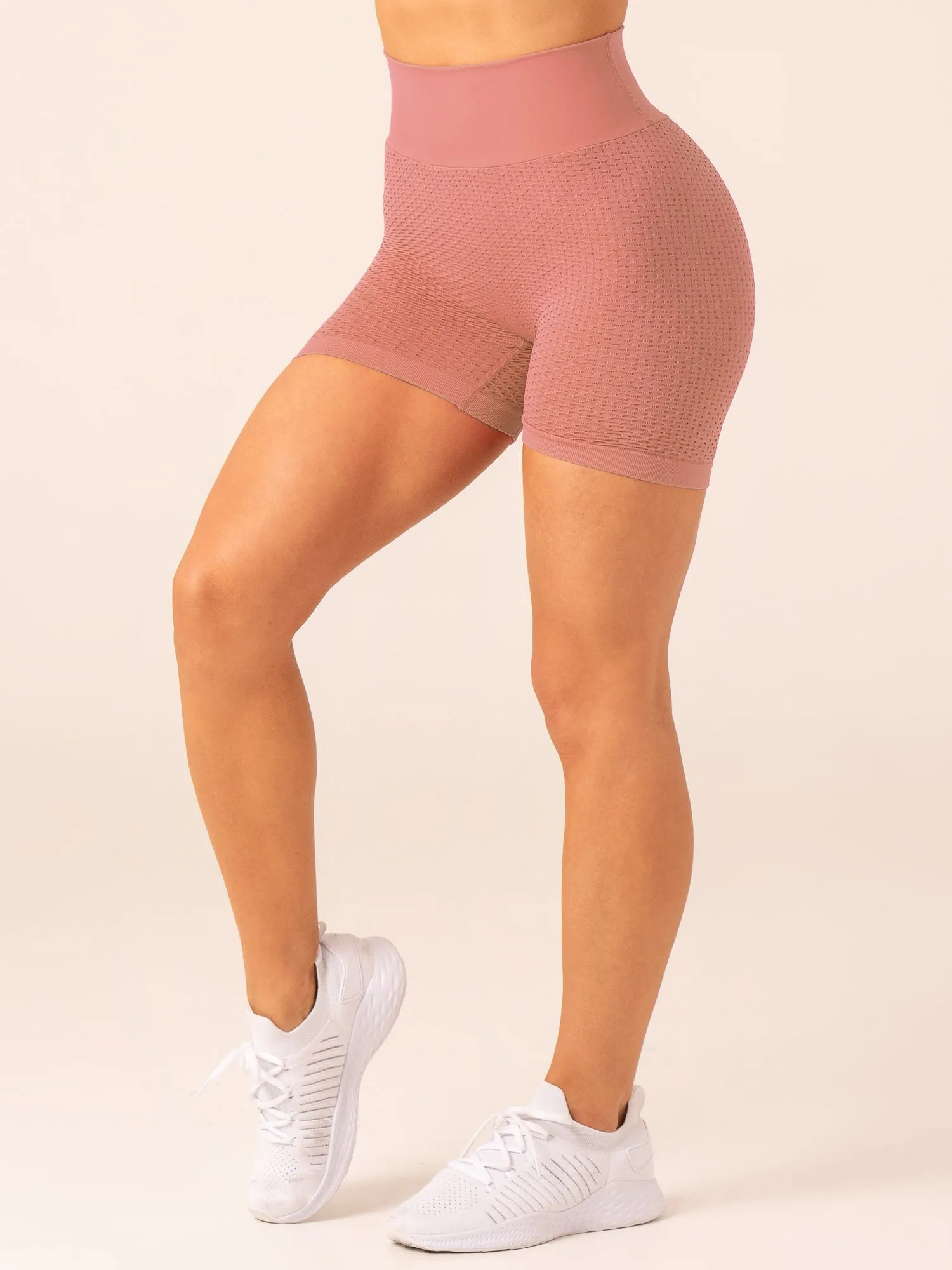 Honeycomb Scrunch Seamless Shorts - Dusty Pink gym outfit