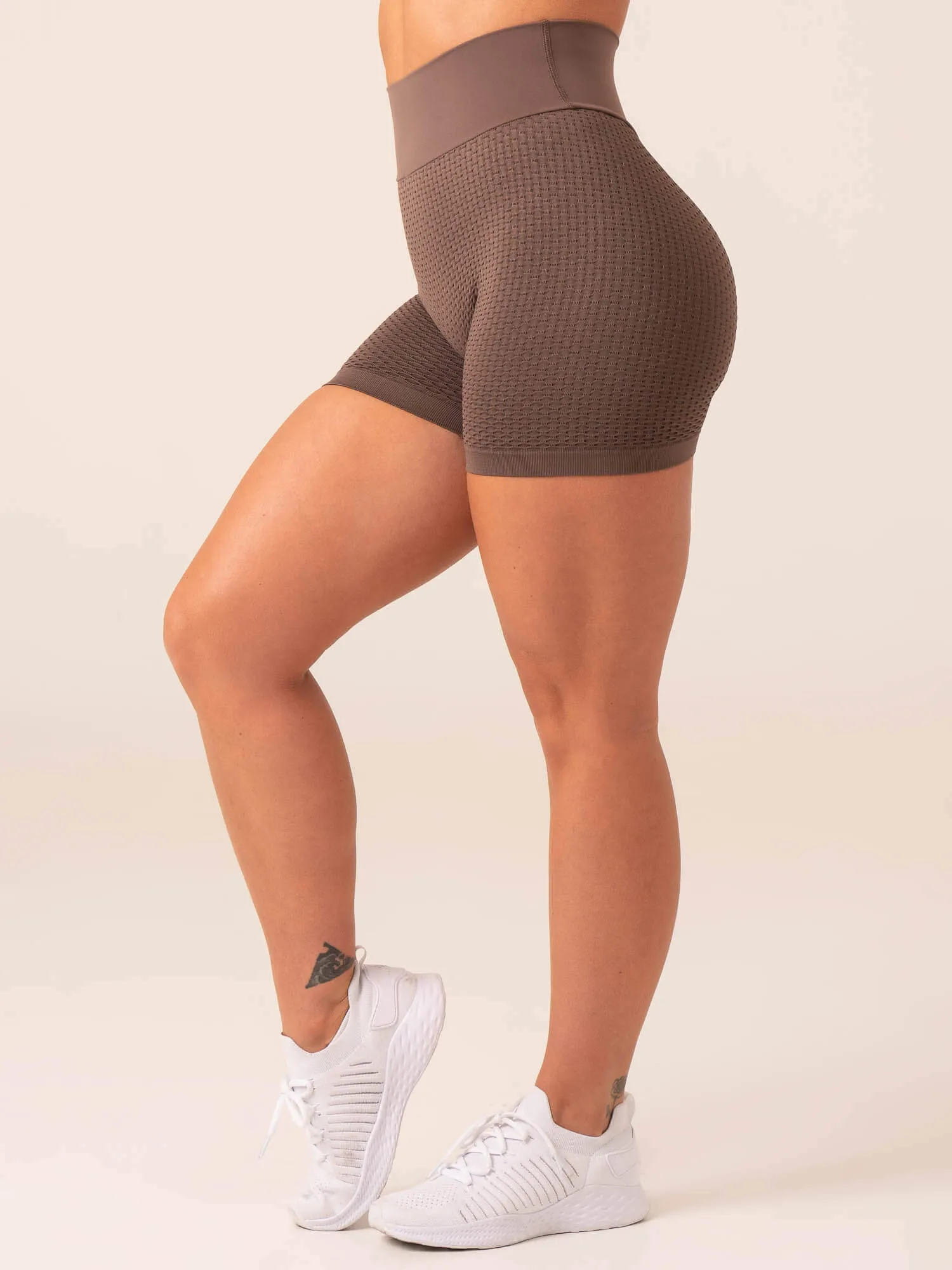 Honeycomb Scrunch Seamless Shorts - Taupe casual comfort