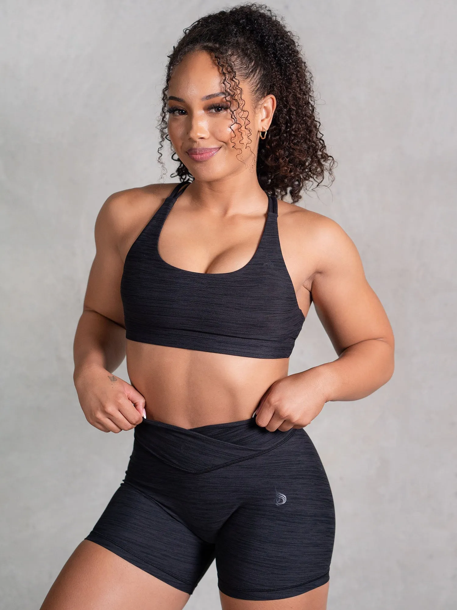 Icon Cross Over Scrunch Shorts - Black Marl sport tech