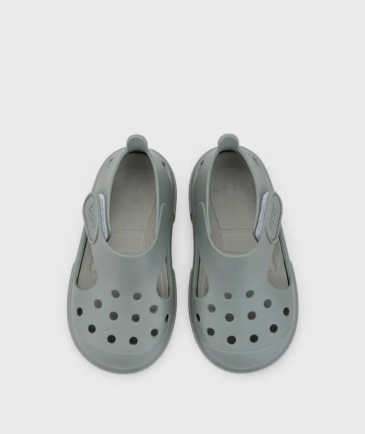 Igor Boy's And Girl's Surfi Sandals - Verde on train
