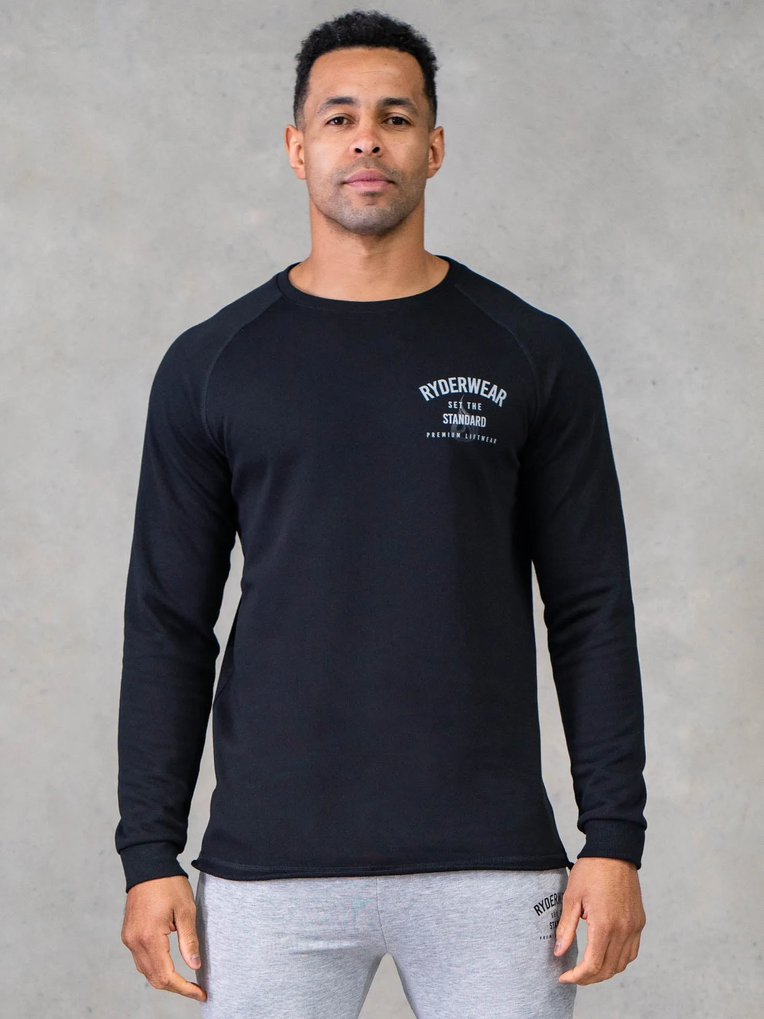 Legacy Crewneck - Black breathable warmth