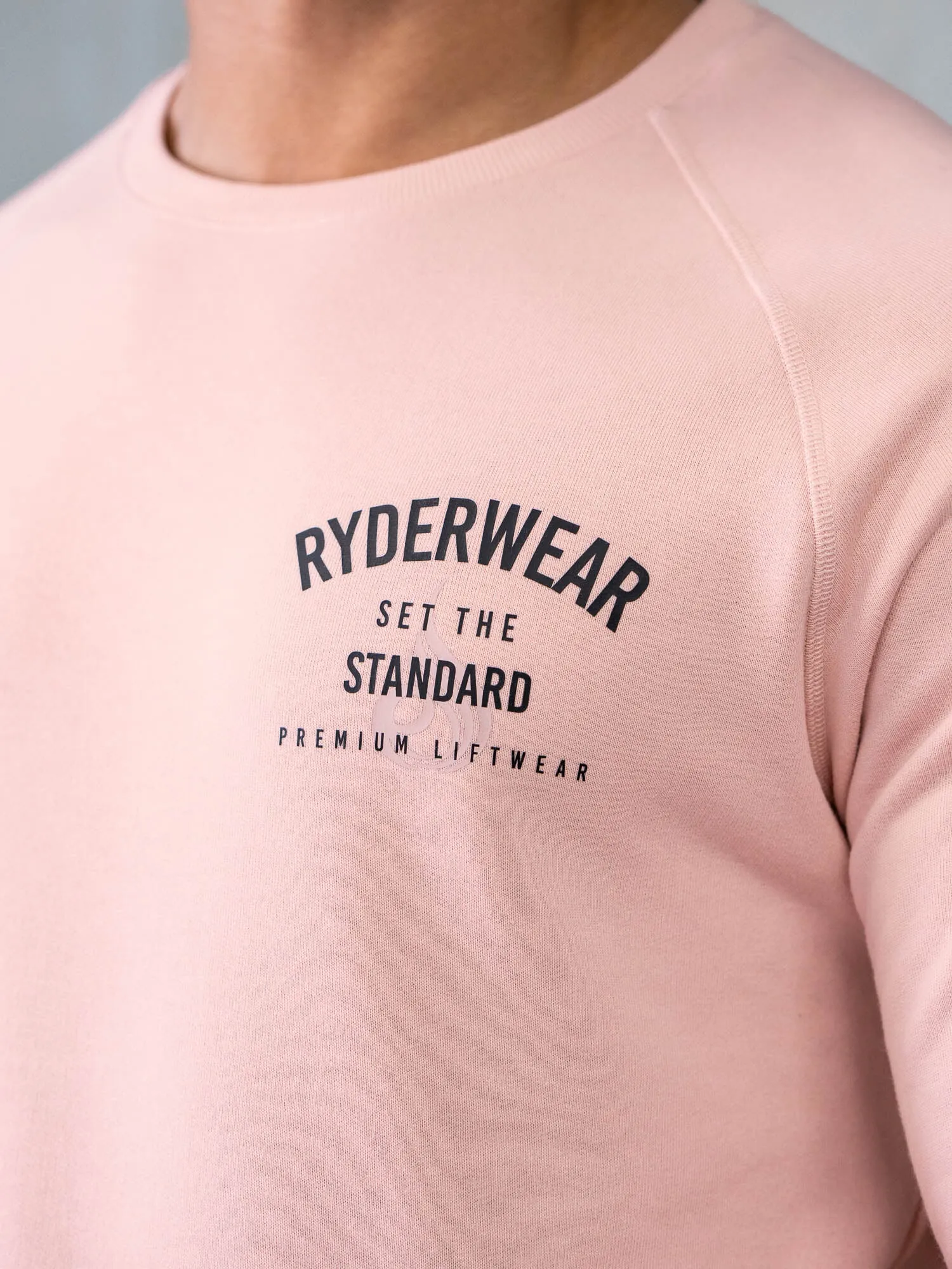 Legacy Crewneck - Faded Pink sporty edge