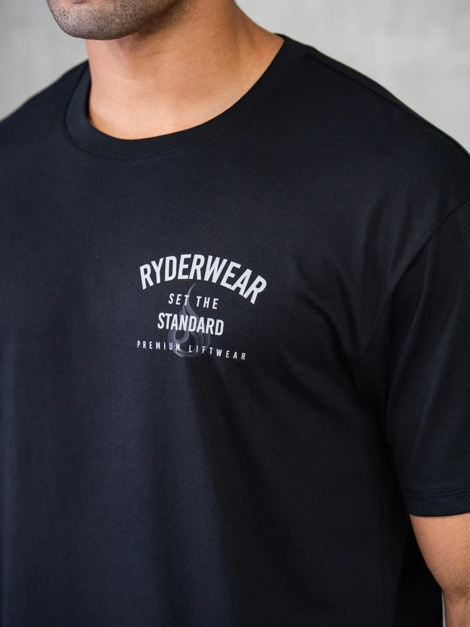 Legacy T-Shirt - Black street vibes