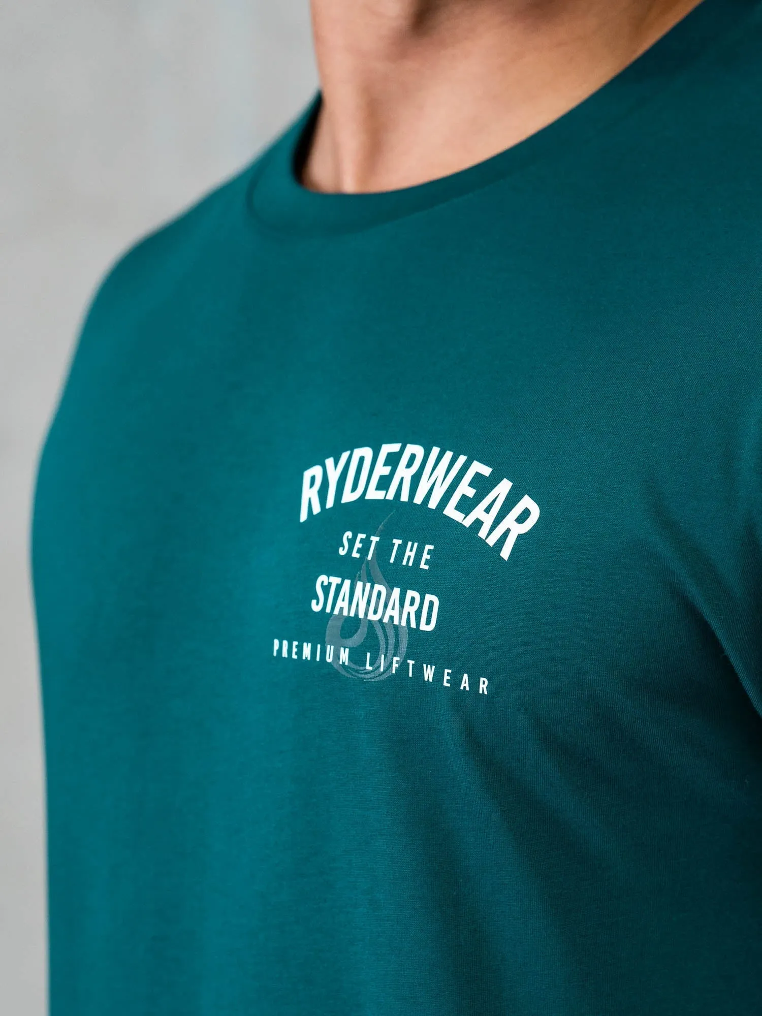 Legacy T-Shirt - Emerald sporty appeal