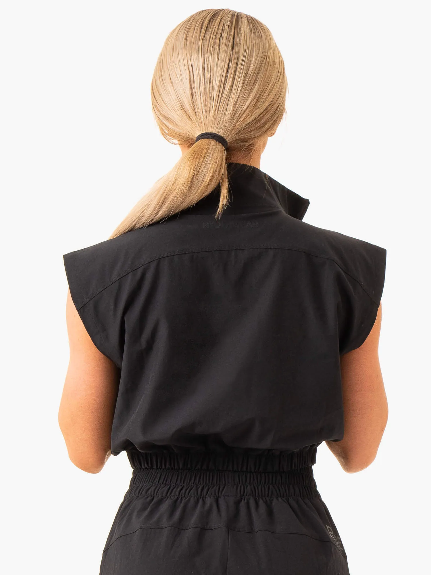 Level Up Sleeveless Training Top - Black comfy feel