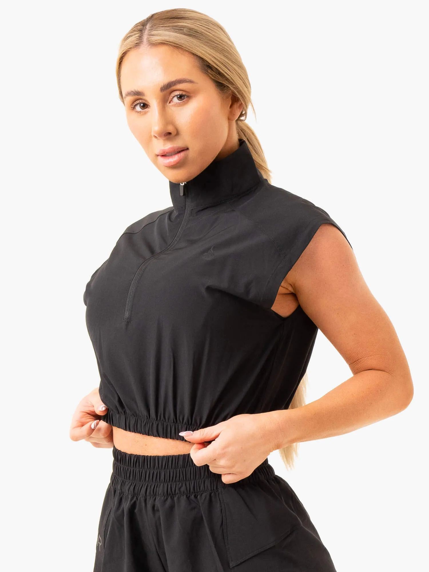 Level Up Sleeveless Training Top - Black clean comfort
