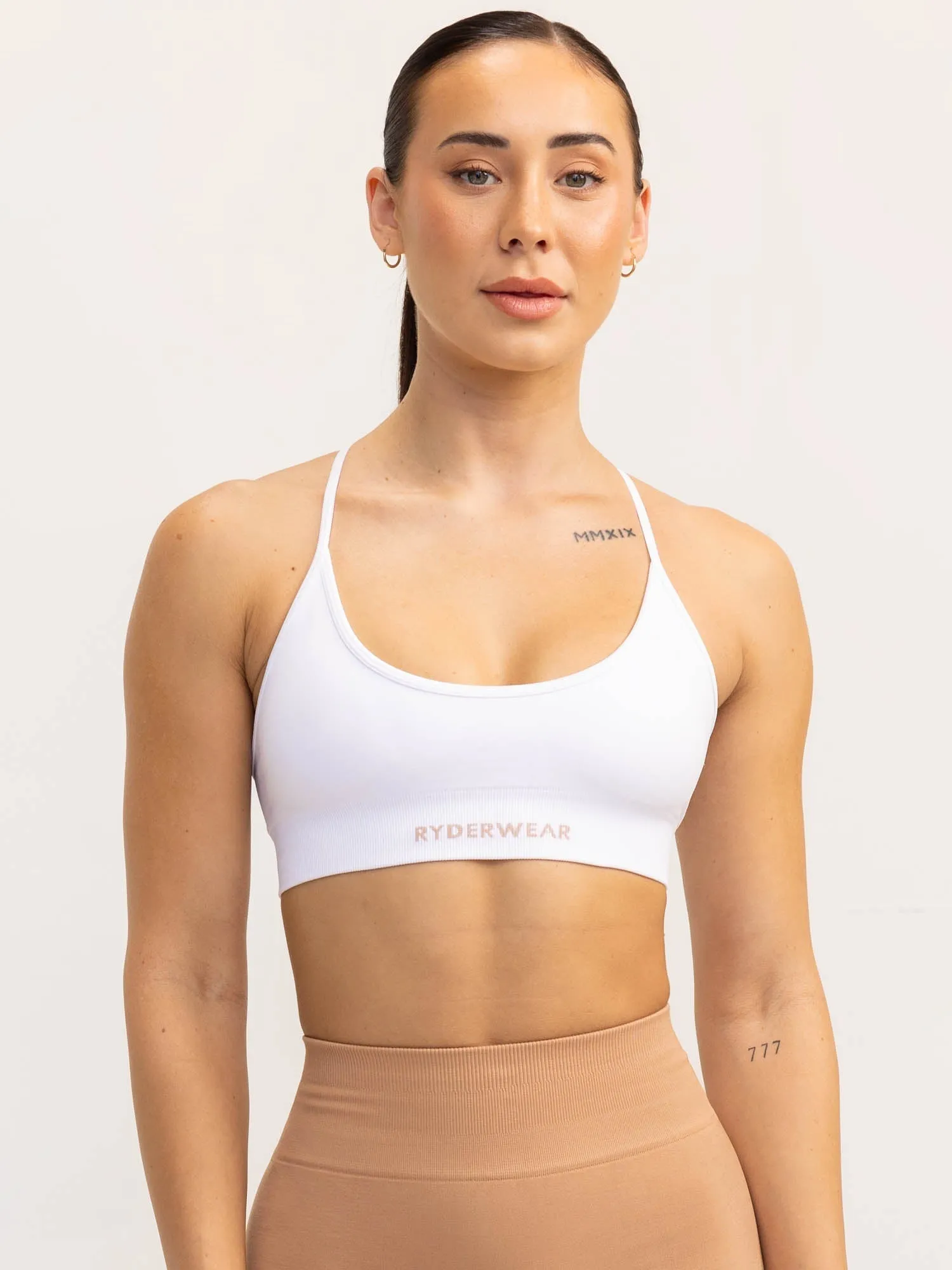 Lift 2.0 Seamless Sports Bra - White Moisture Wick