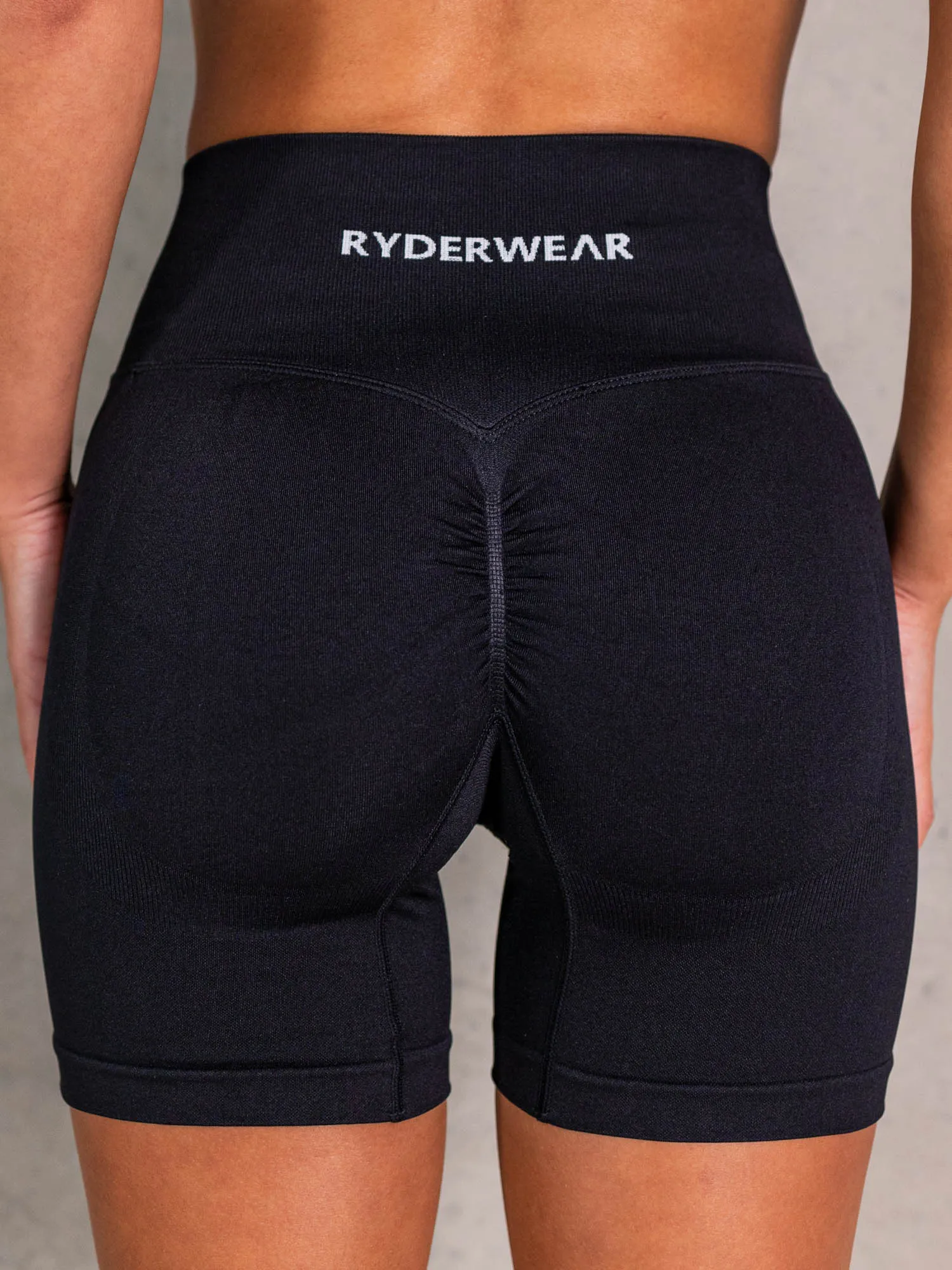Lift BBL Scrunch Seamless Shorts - Black fitness gear