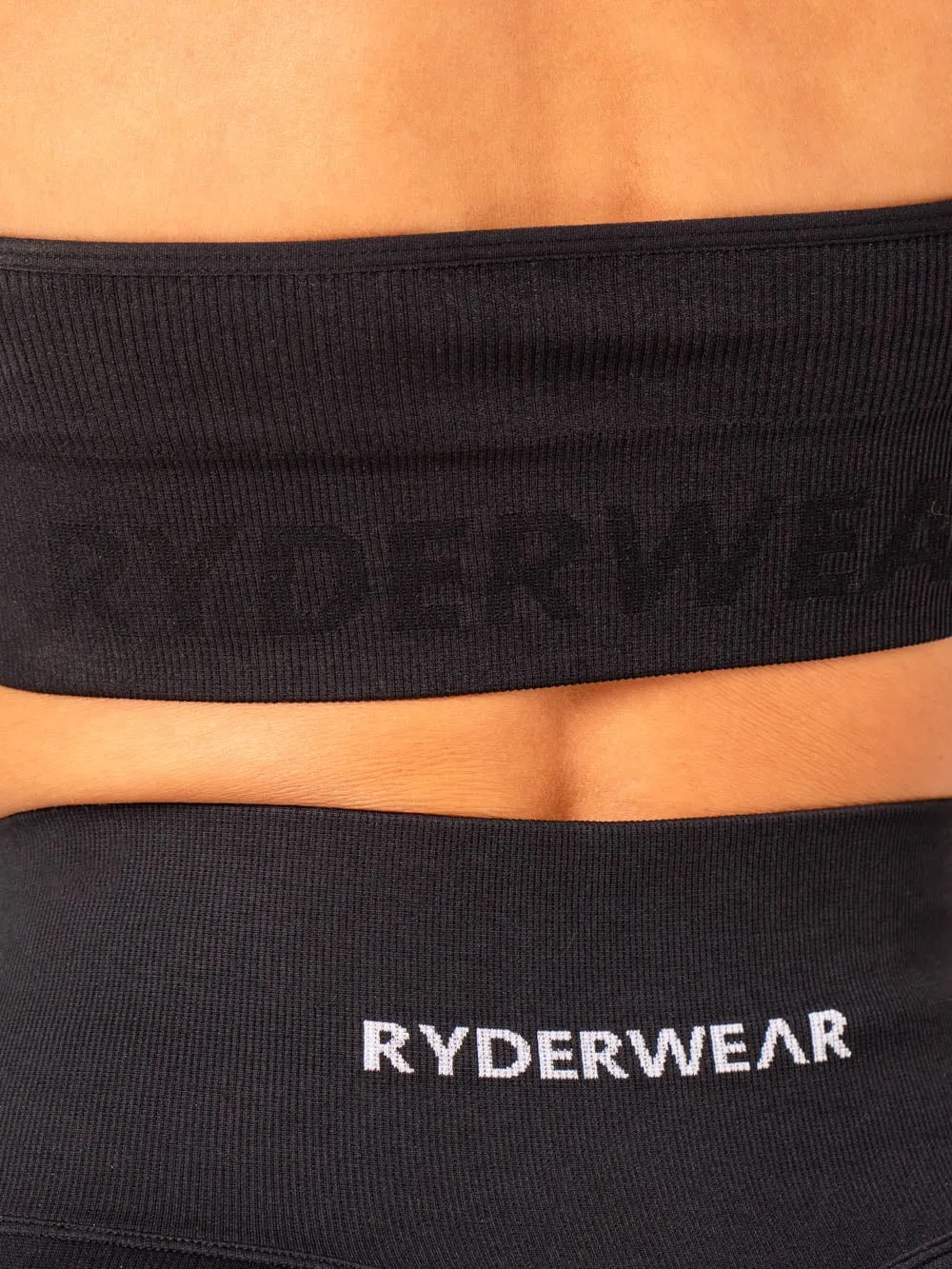 Lift Rib Seamless Halter Sports Bra - Black Elastic Comfort