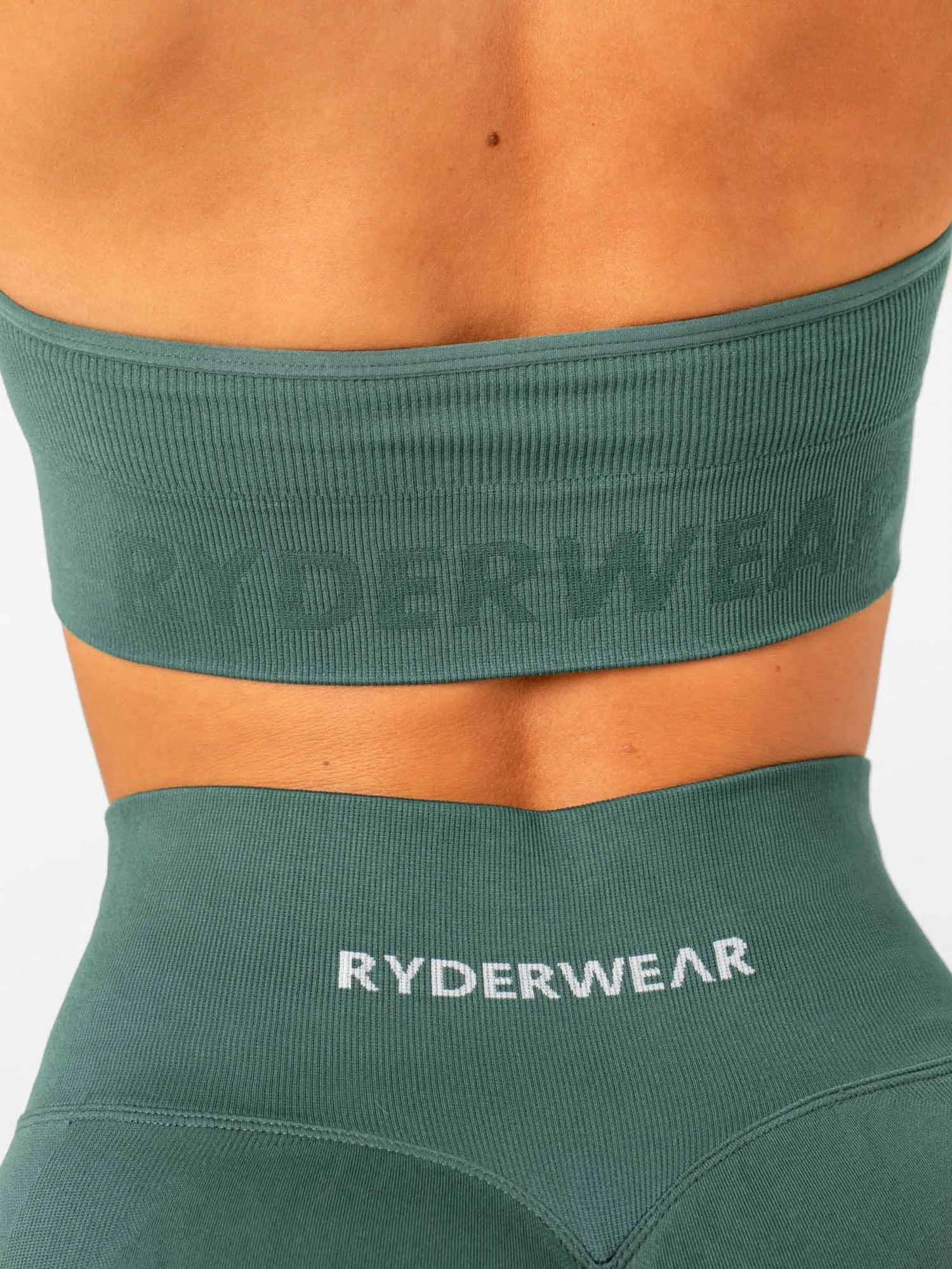 Lift Rib Seamless Halter Sports Bra - Petrol Body Fit