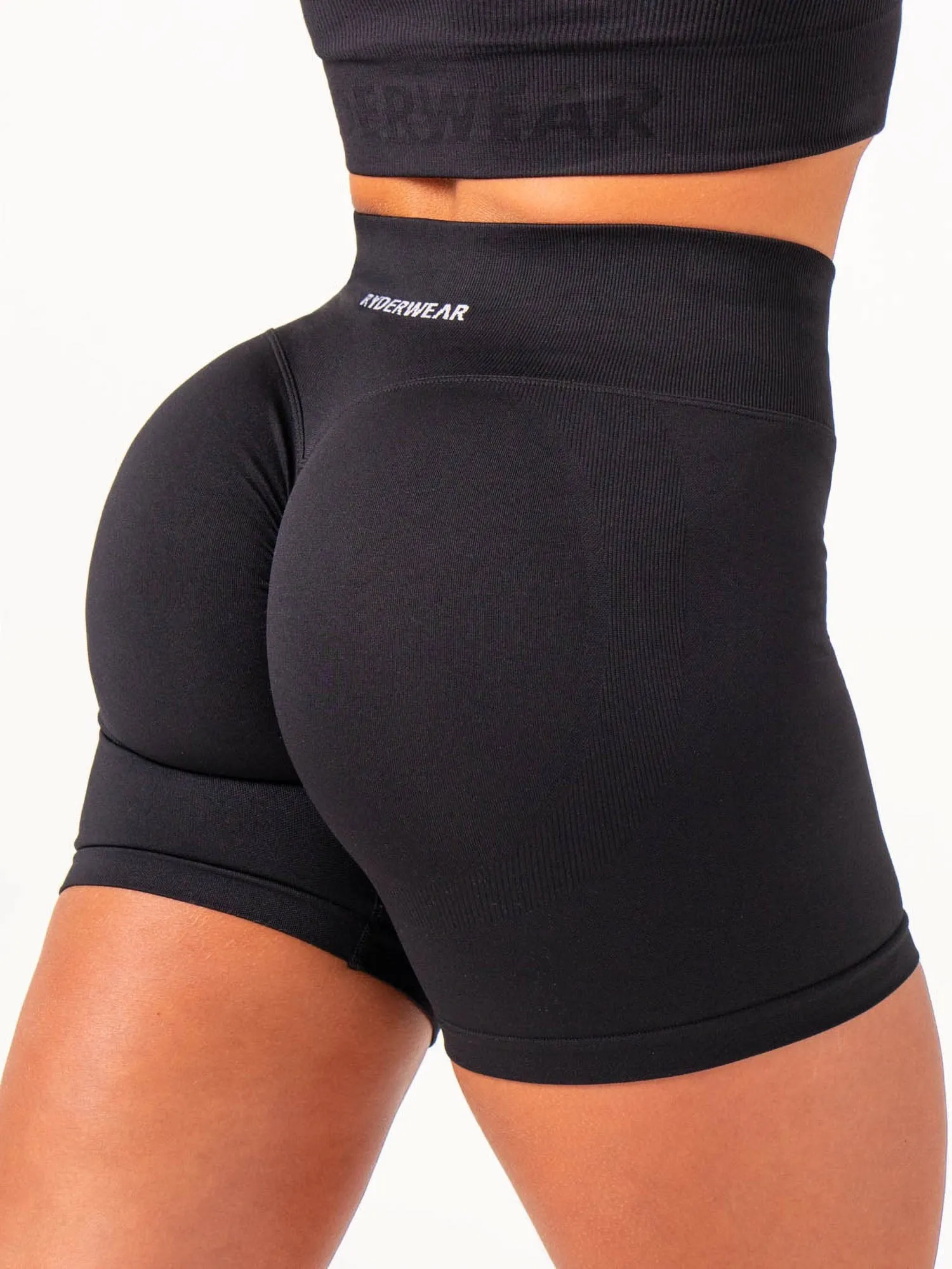 Lift Scrunch Shorts - Black functional wear