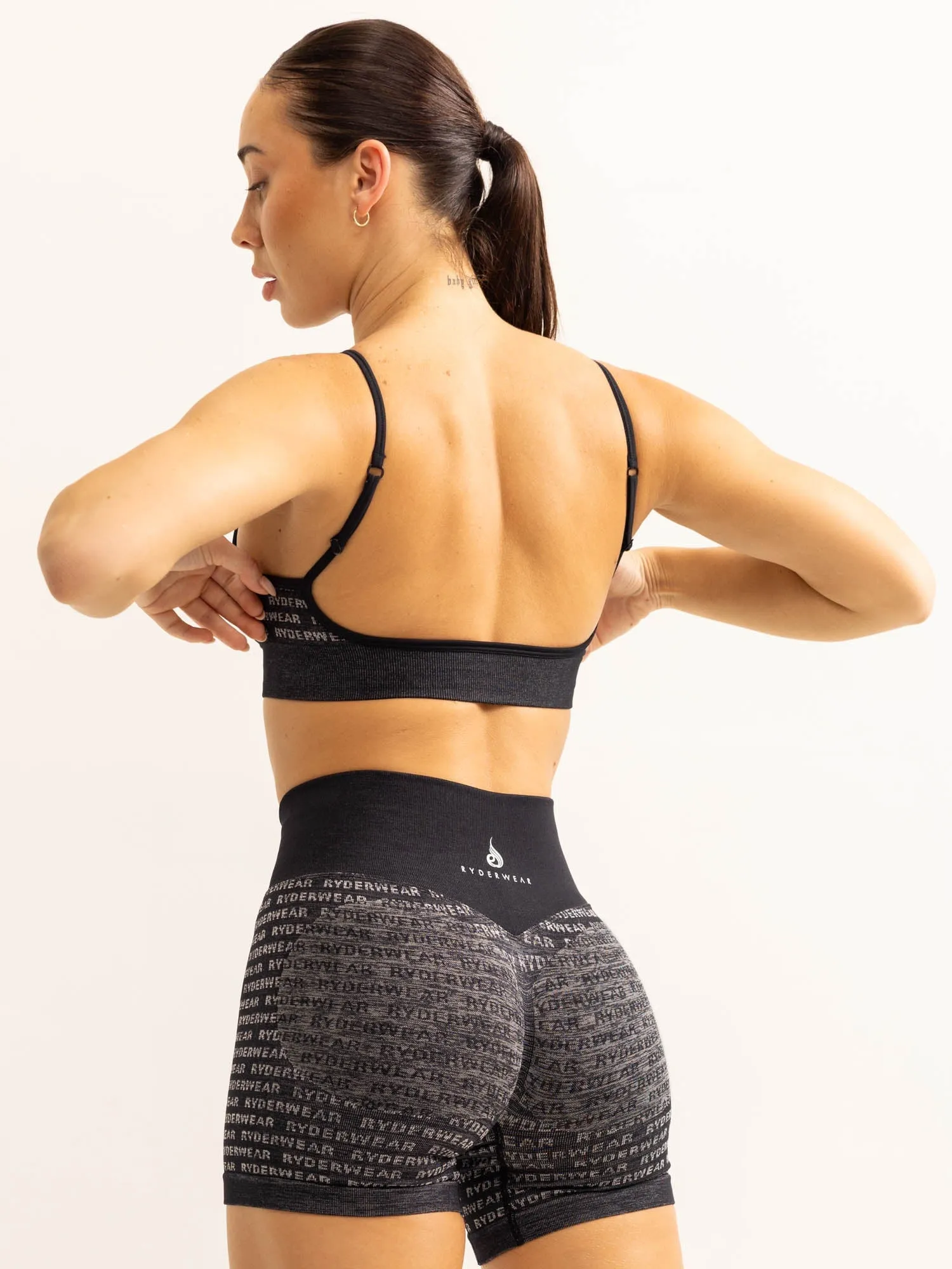 Logo Lux Seamless Sports Bra - Black Elastic Band