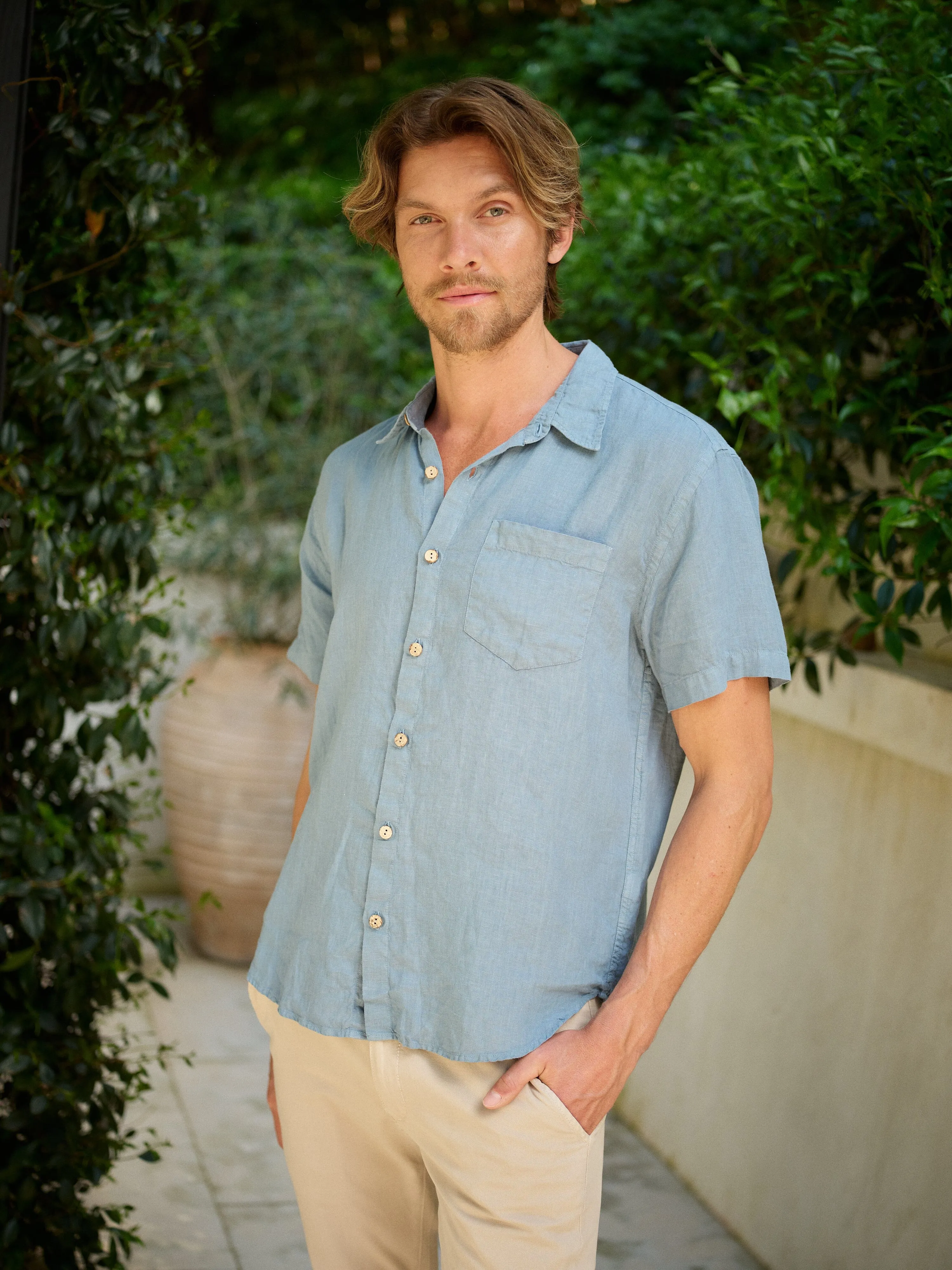 Men's Hudson Shirt in Garment Dyed Linen Shape versatile
