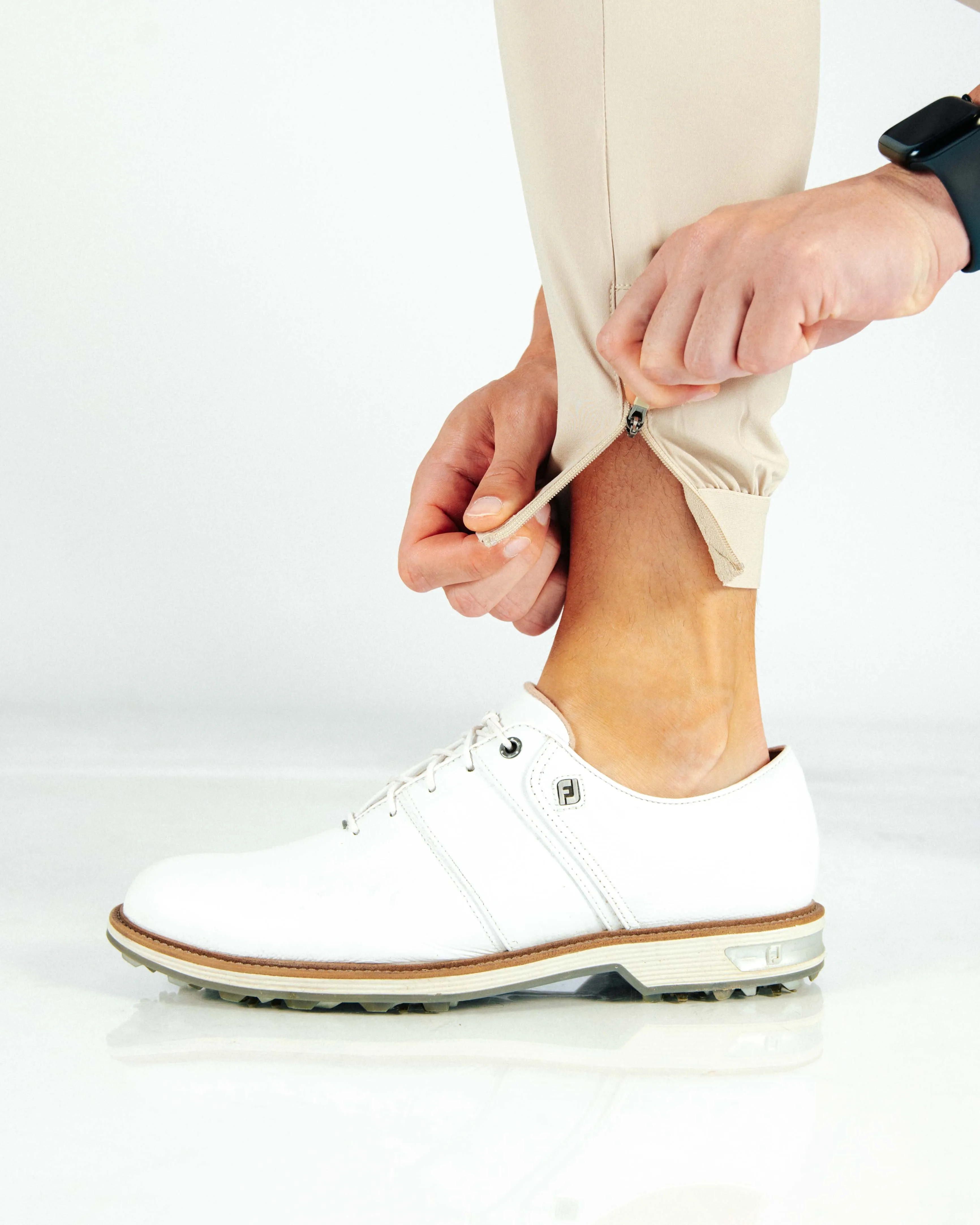 Men's Light Khaki Golf Jogger travel light