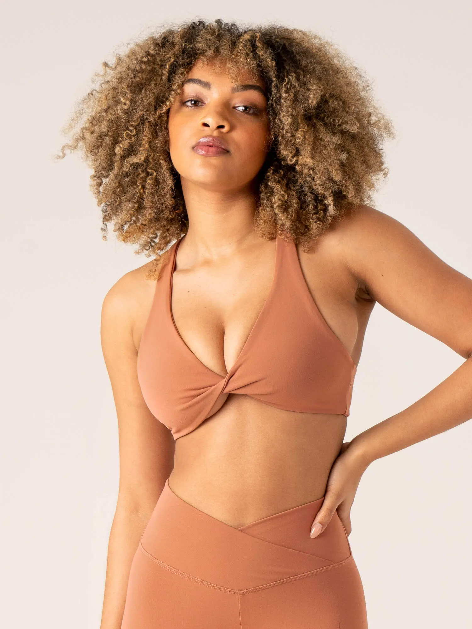 Momentum Twist Sports Bra - Clay Last Wear