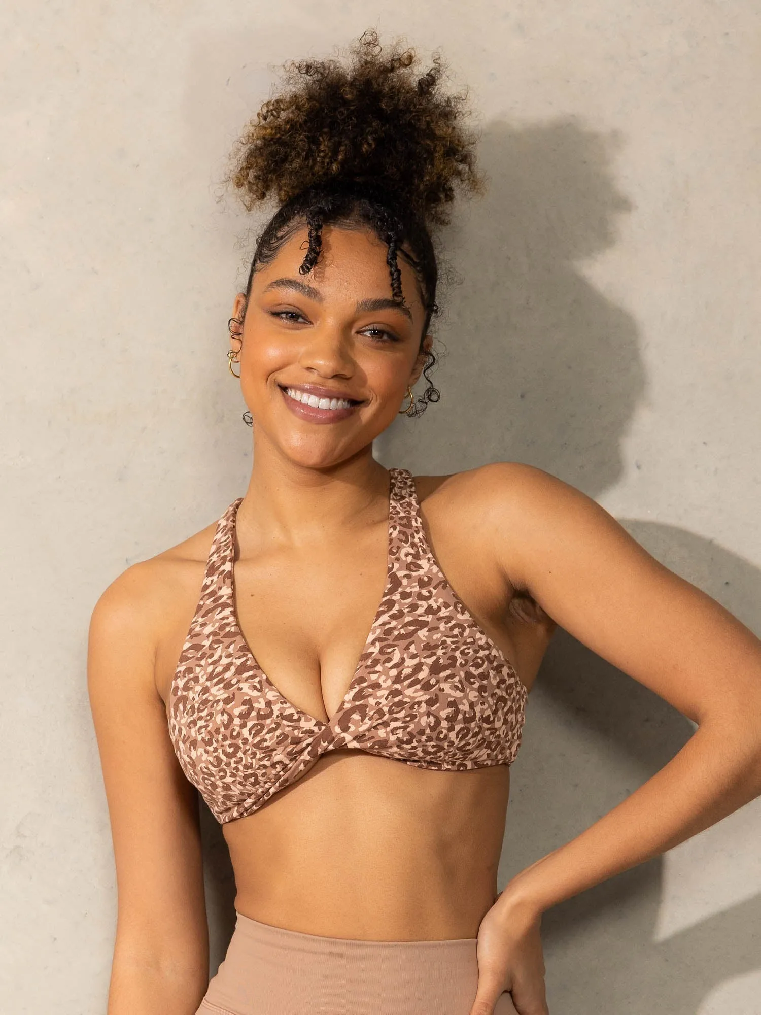 Momentum Twist Sports Bra - Mocha Leopard All Day Comfort