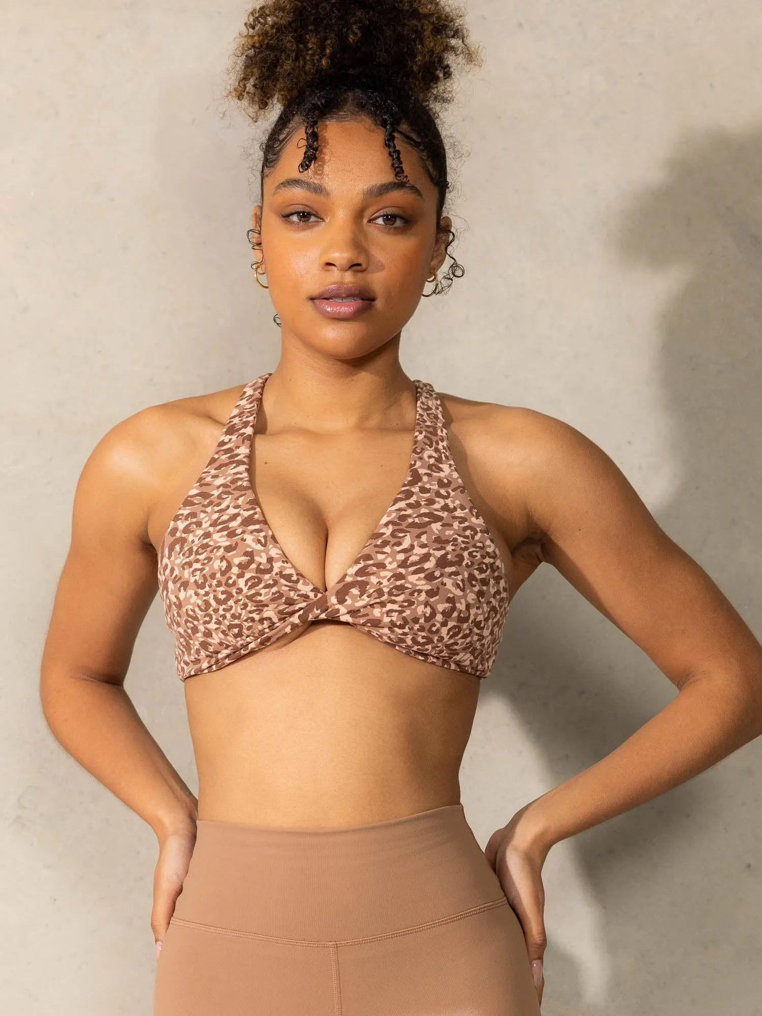Momentum Twist Sports Bra - Mocha Leopard All Day Wear