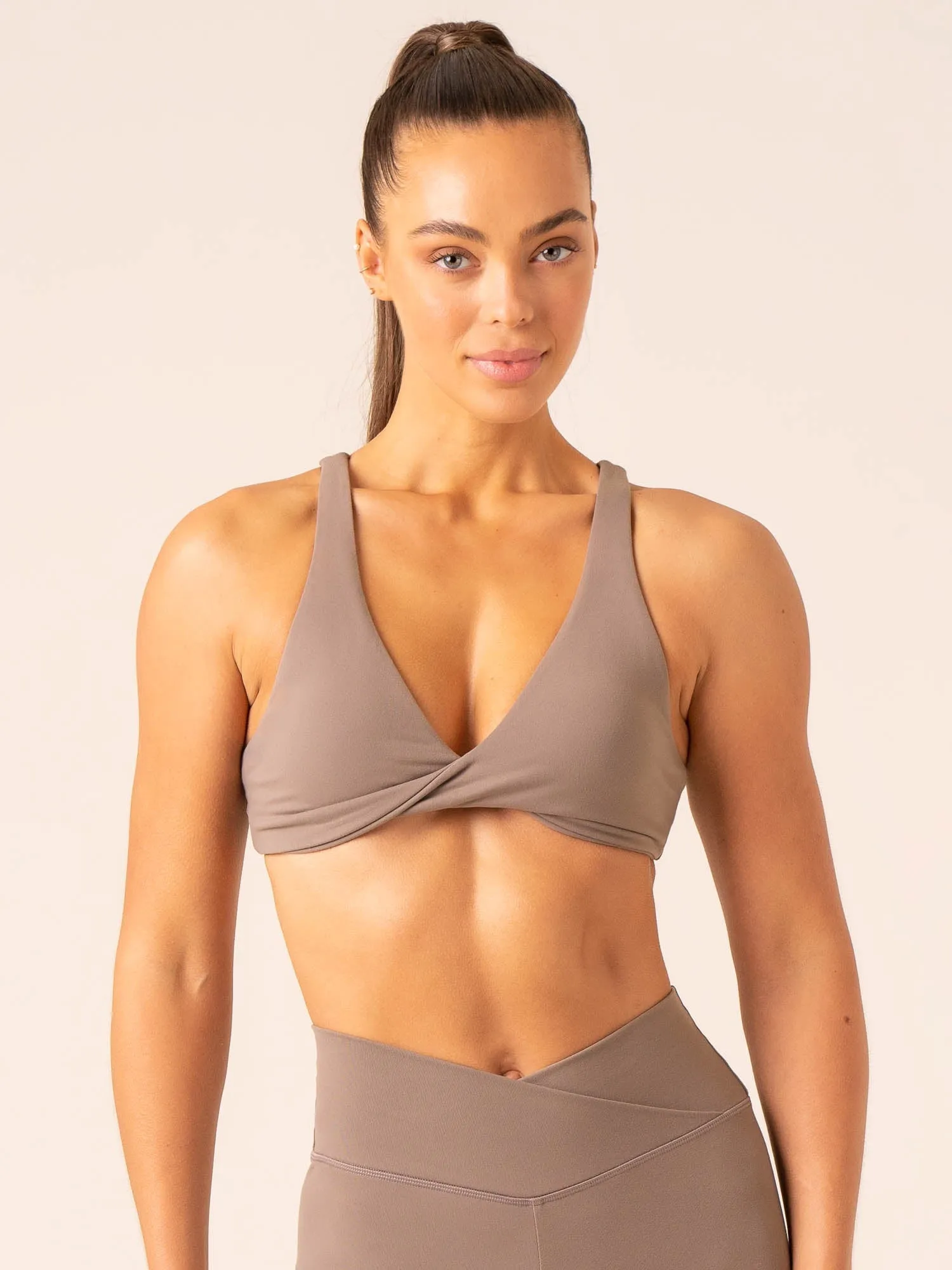 Momentum Twist Sports Bra - Taupe Temperature Control