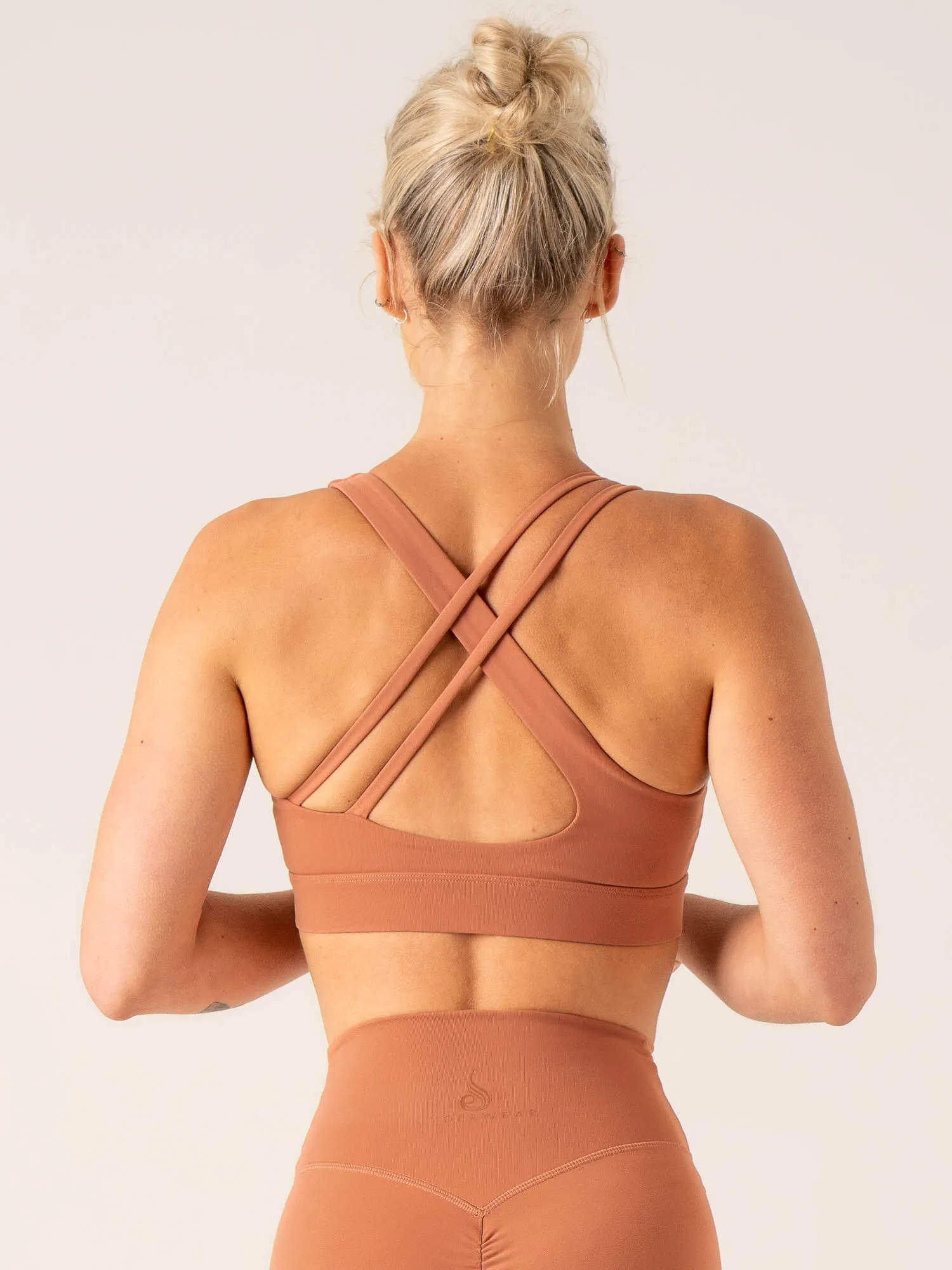 Momentum V-Neck Sports Bra - Clay No Restriction