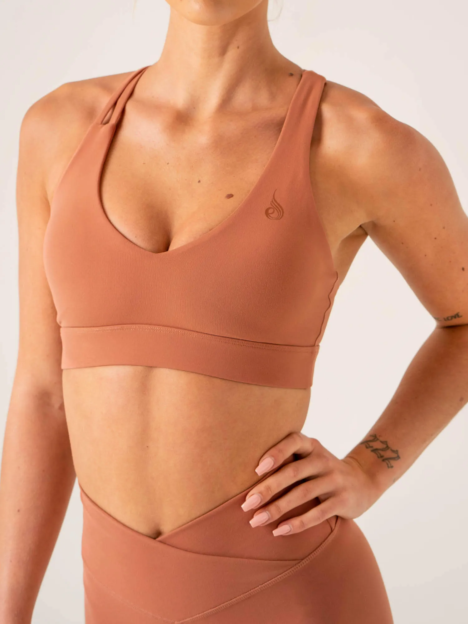 Momentum V-Neck Sports Bra - Clay Last Wear