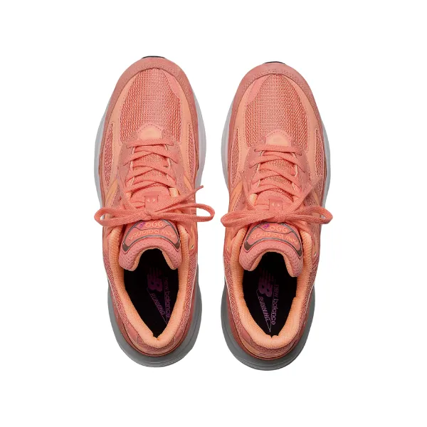 New Balance Women's 990v6 Rose wet weather