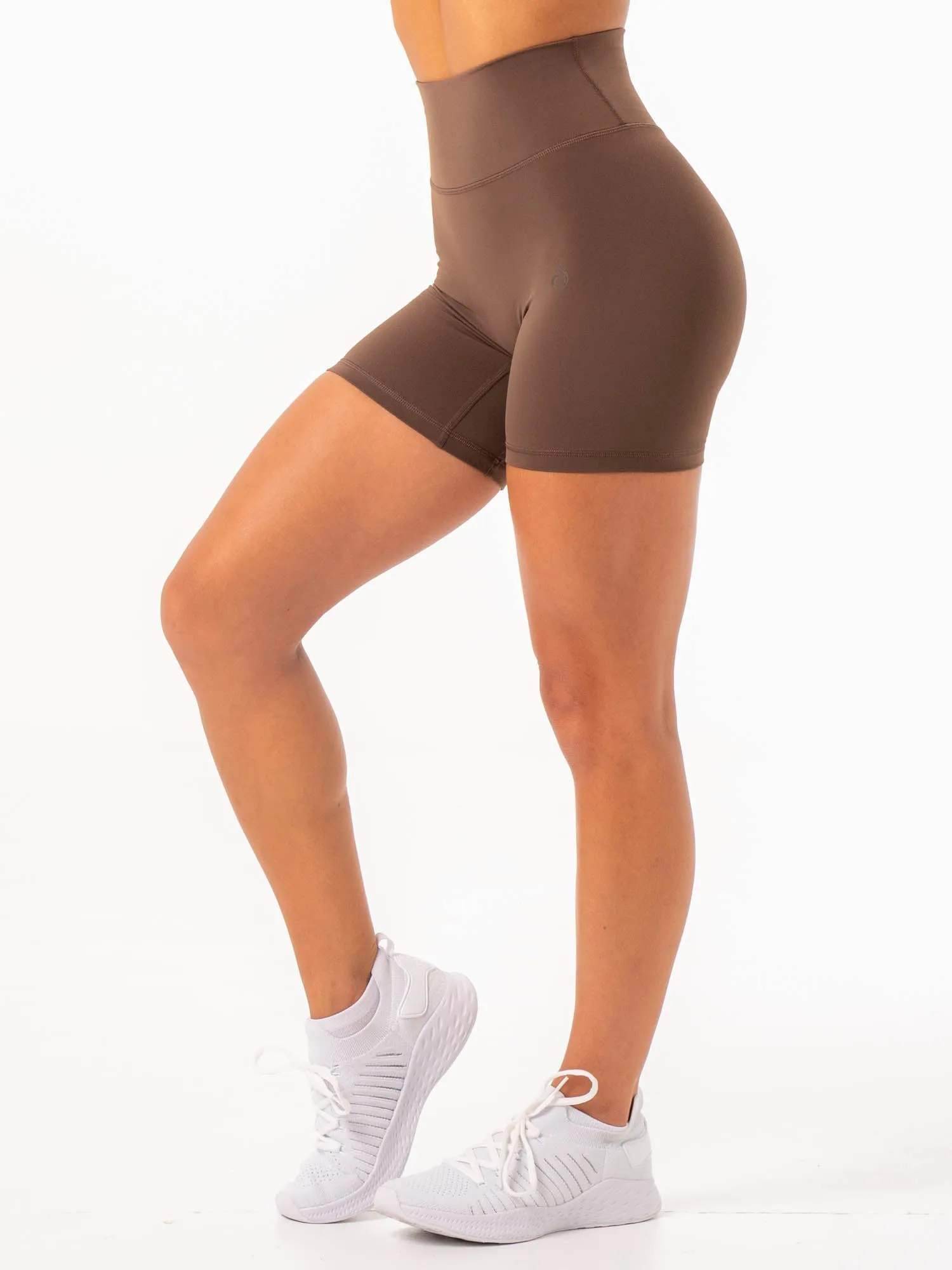 NKD High Waisted Scrunch Shorts - Chocolate breathable wear