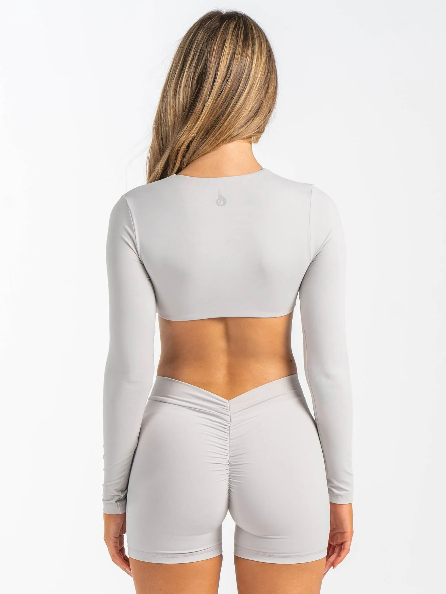 NKD Knot Long Sleeve Top - Sugar Dust diverse match