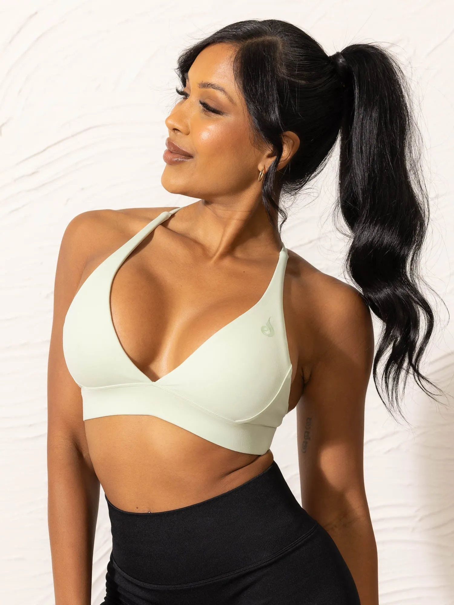 NKD Low Neck Sports Bra - Cucumber Shock Absorb