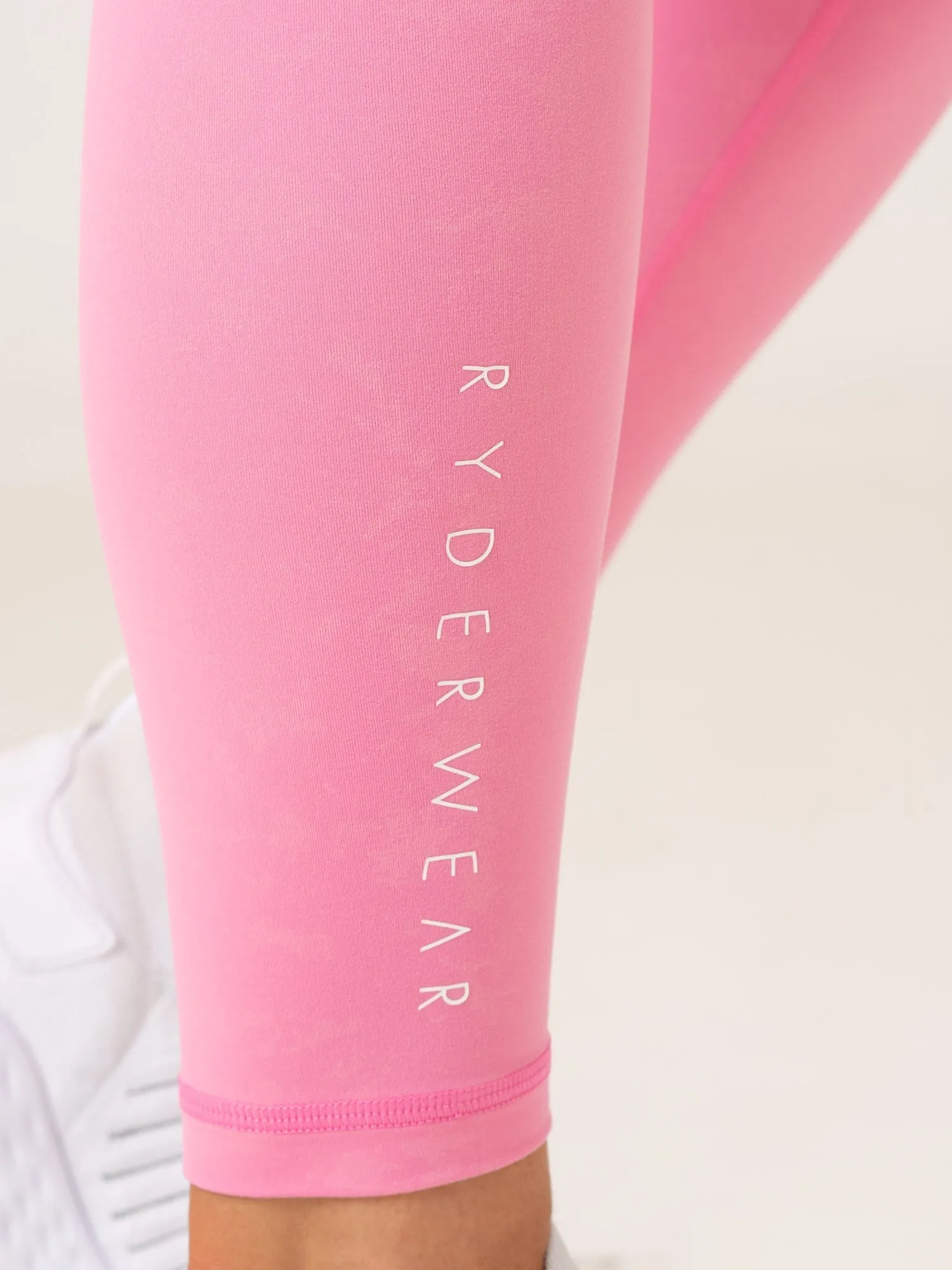 NKD Stonewash V Scrunch Leggings - Pink Stonewash Minimal seams