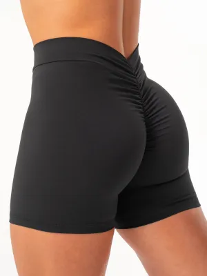 NKD V Scrunch Shorts - Black body balance