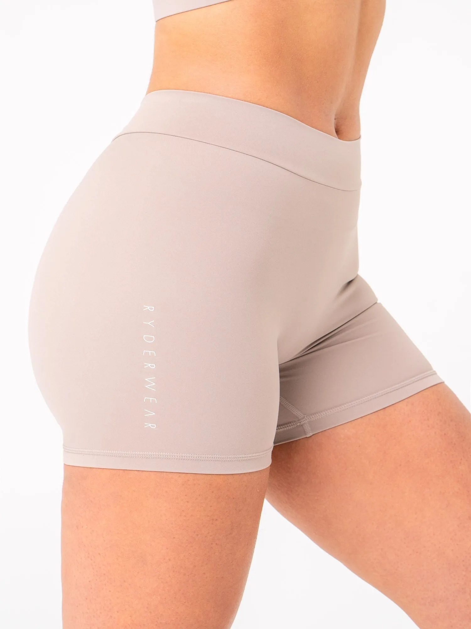 NKD V Scrunch Shorts - Taupe endurance training