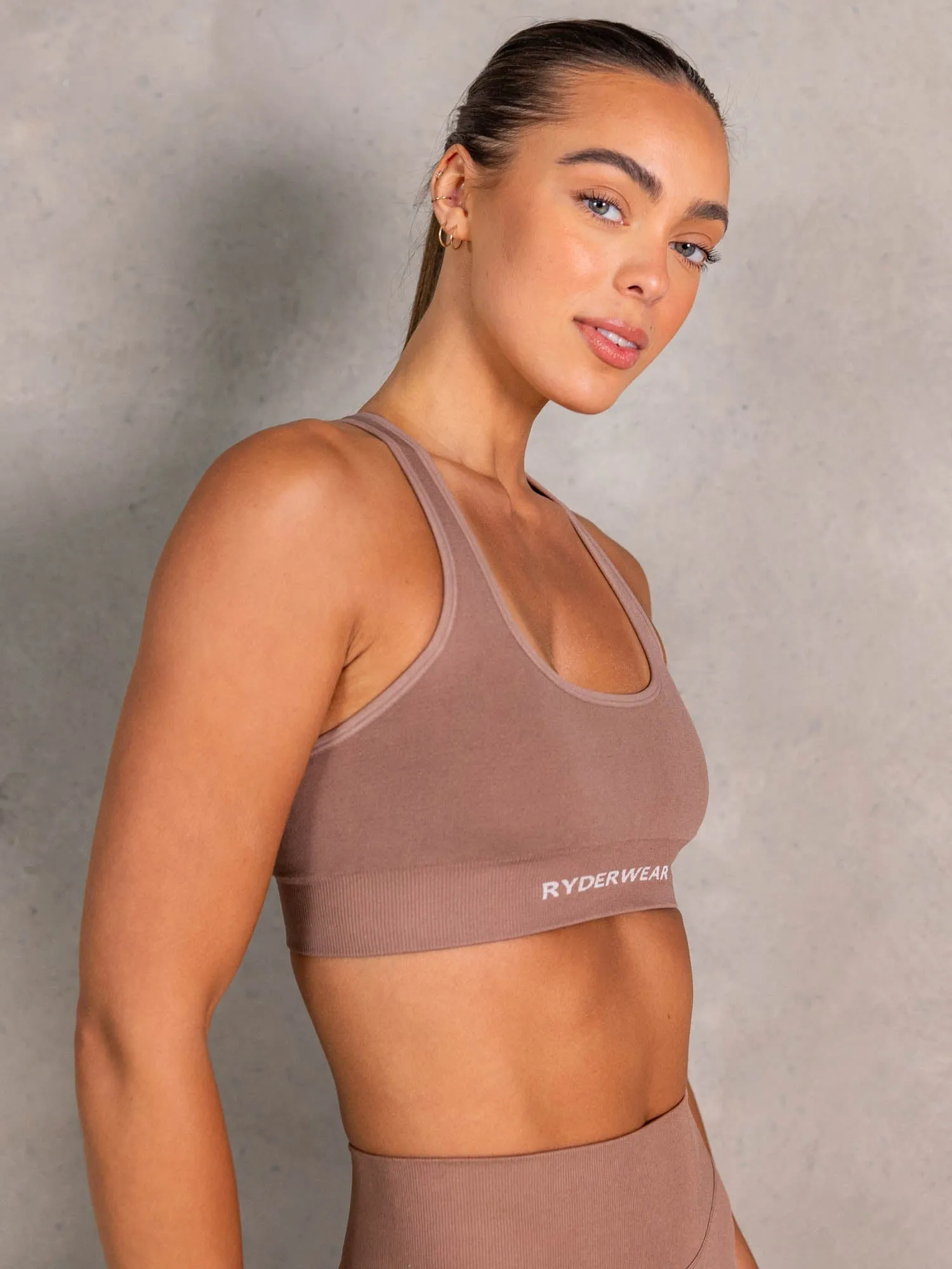 NRG Seamless Scoop Neck Sports Bra - Almond Shock Support