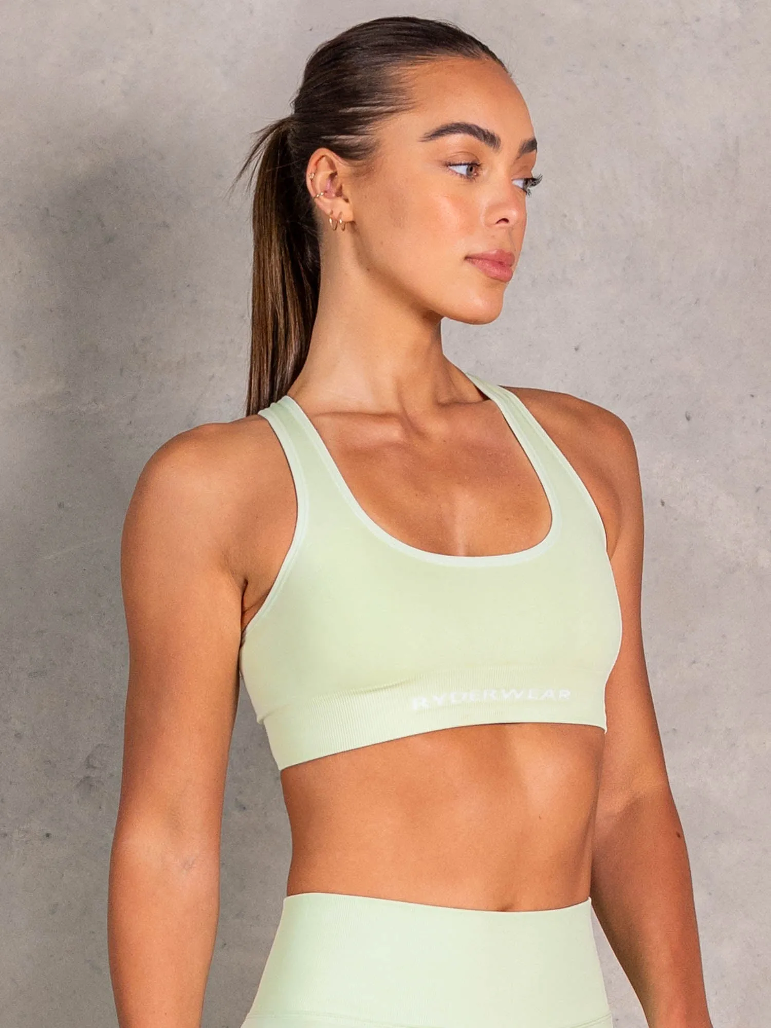 NRG Seamless Scoop Neck Sports Bra - Matcha Light Durable
