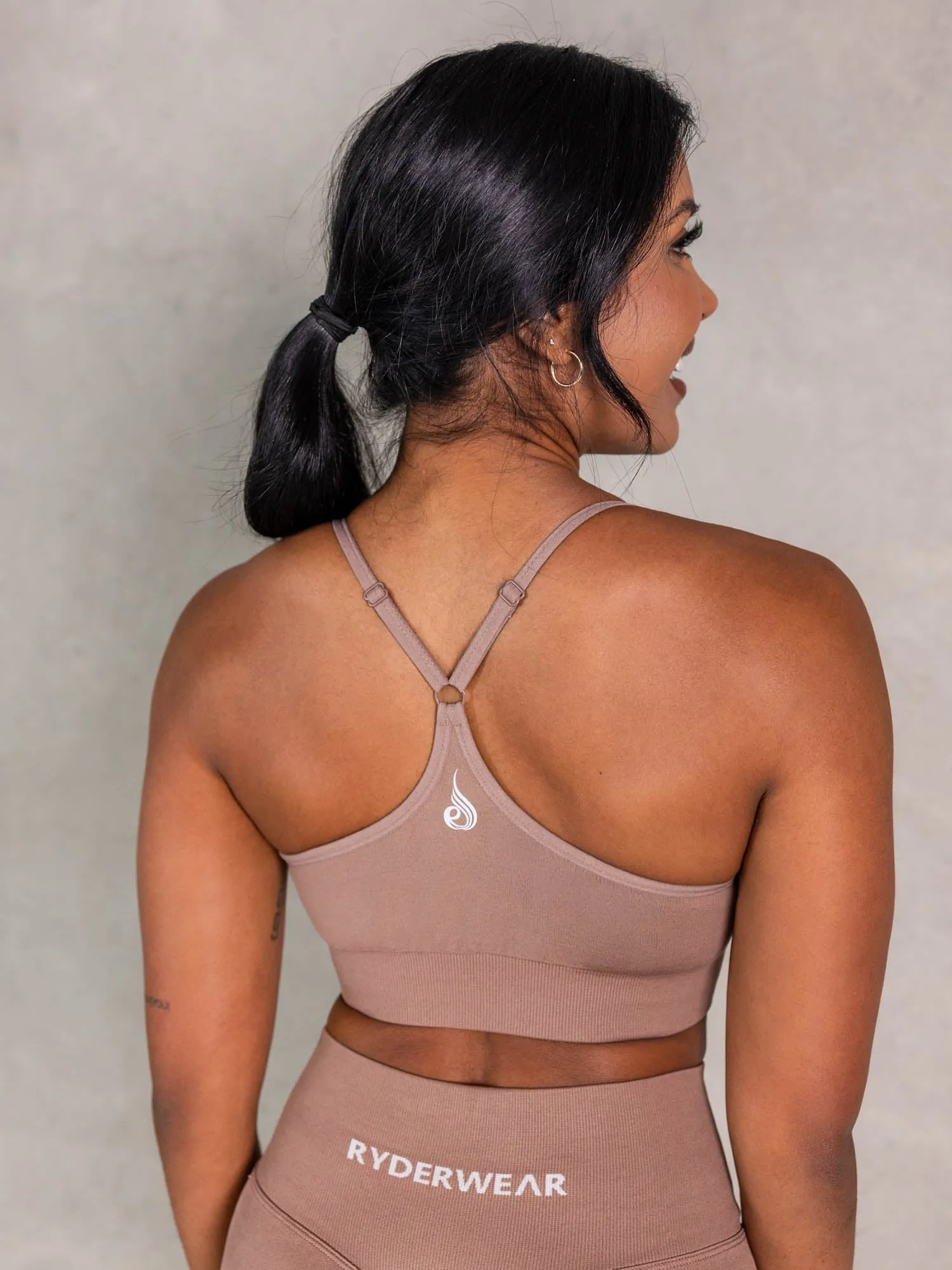 NRG Seamless Sports Bra - Almond thin comfort