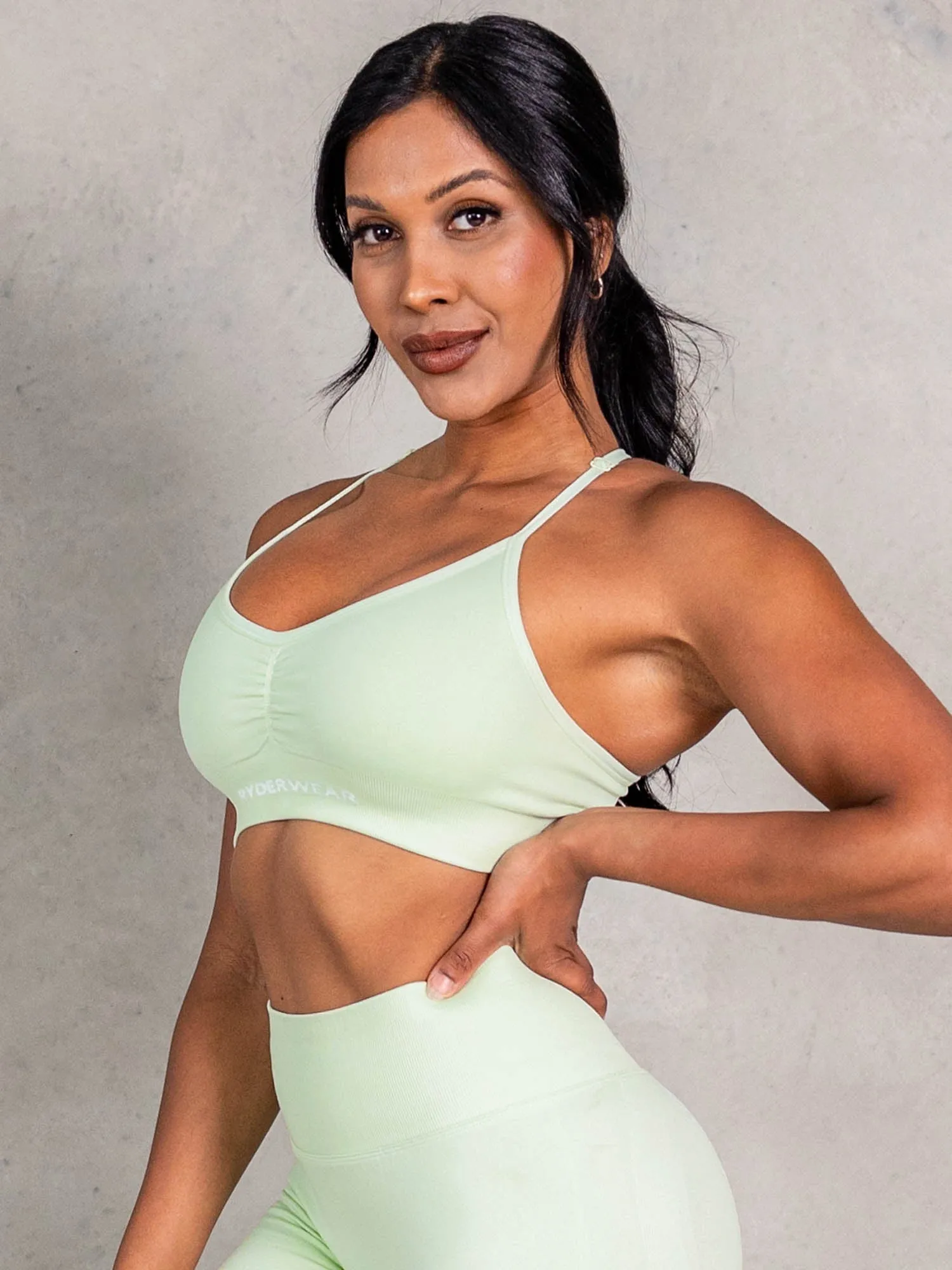 NRG Seamless Sports Bra - Matcha Quick Dry