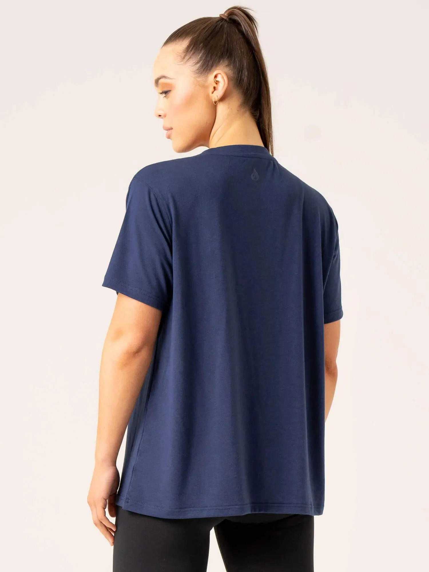 Off Side Longline T-Shirt - Navy classic cut